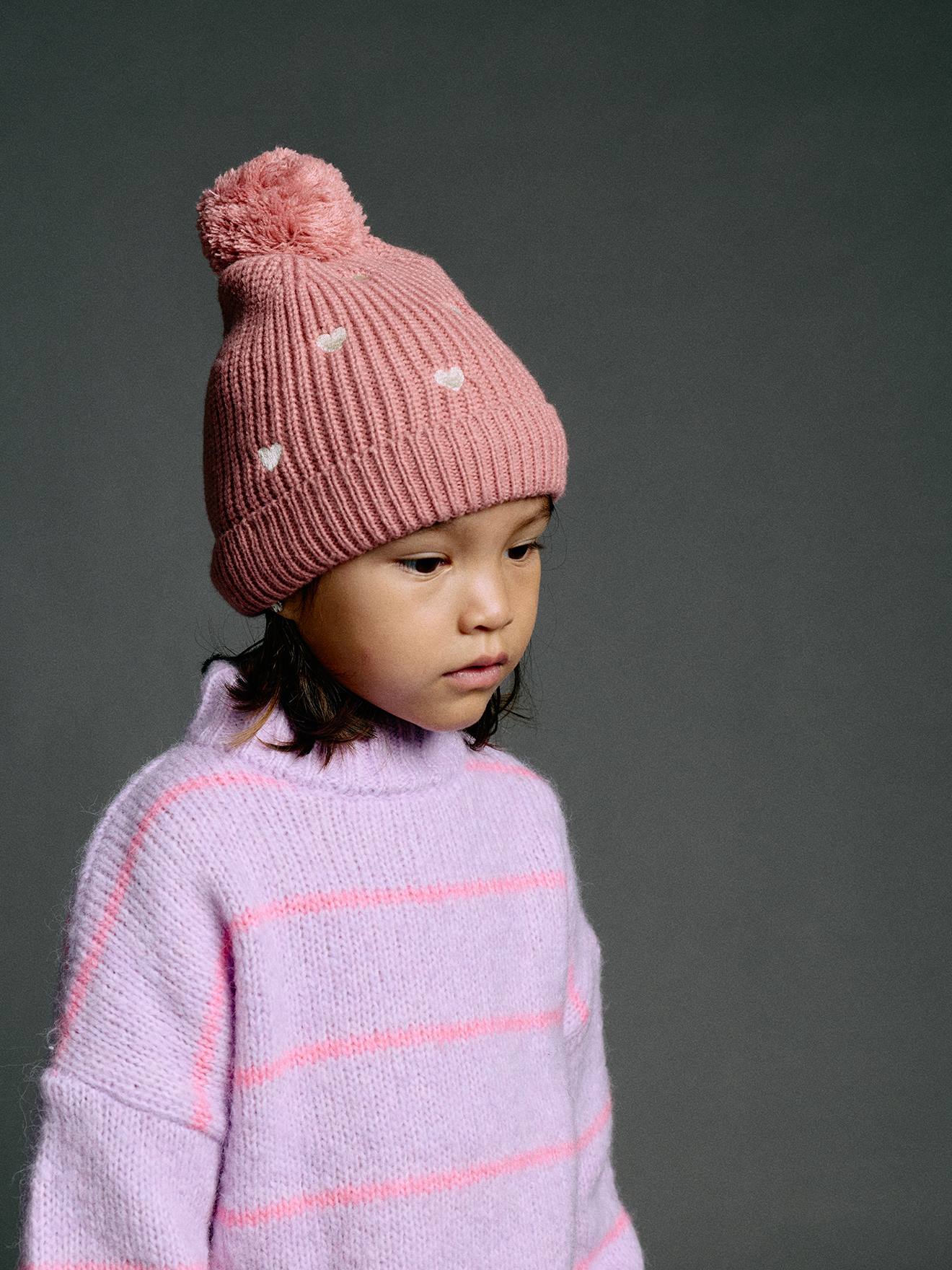 Ensemble fille tricot bonnet, snood et mitaines rose