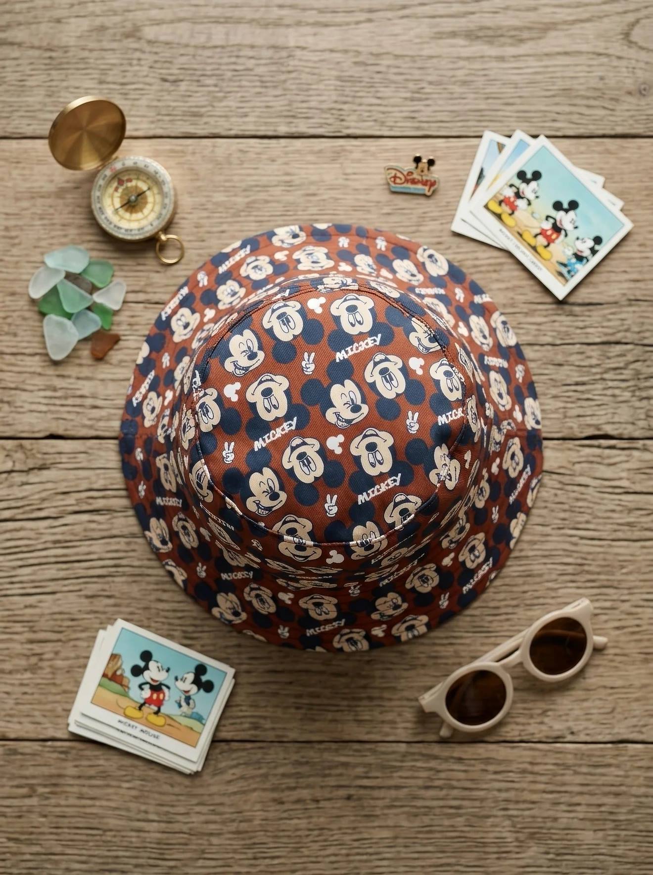 Bob Mickey Mouse Enfant Rouge Et Bleu Marine Bob Mickey Mouse Enfant Rouge Et Bleu Marine