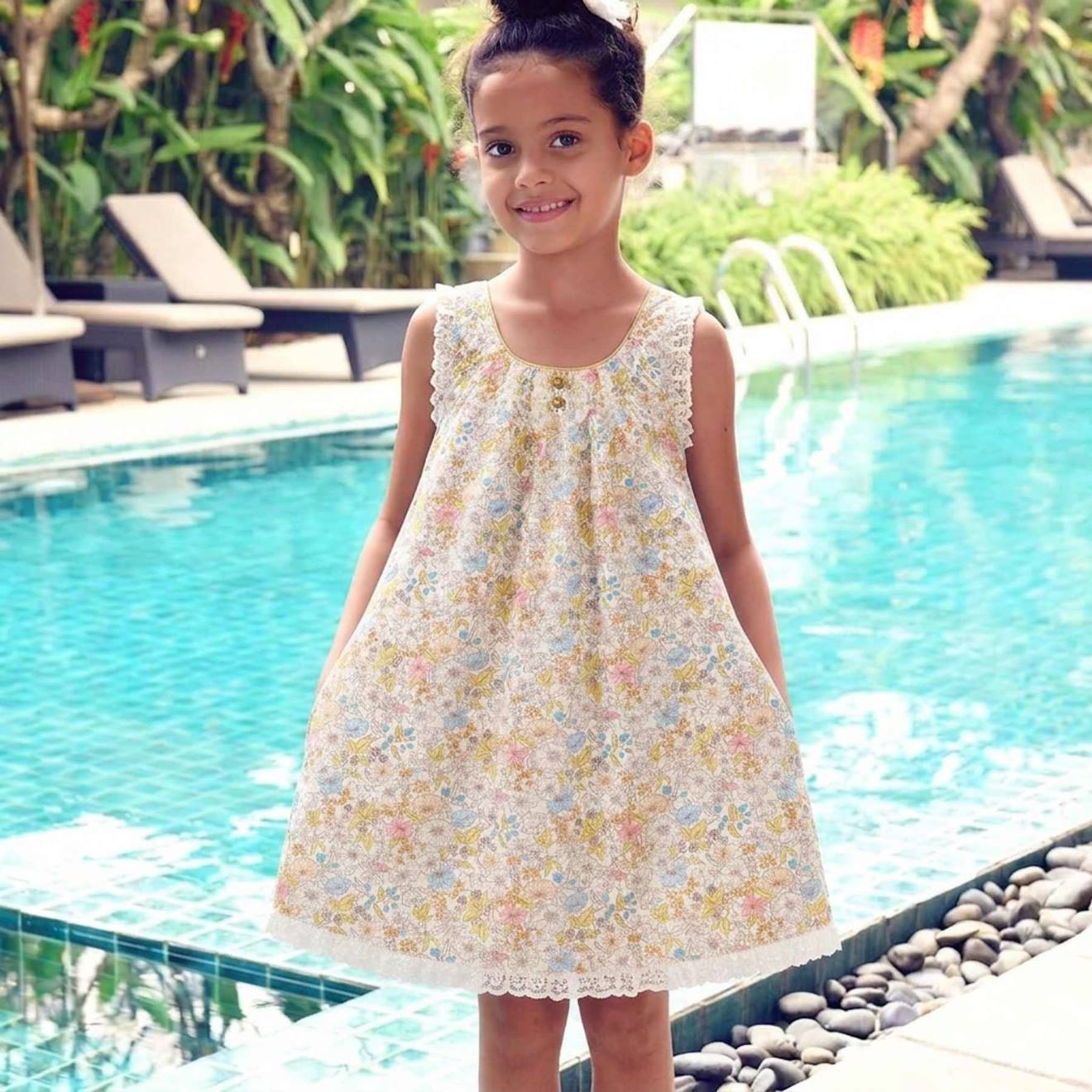 Robe Cérémonie Fleurie À Bretelles Croisées Anaïs Jaune Clair