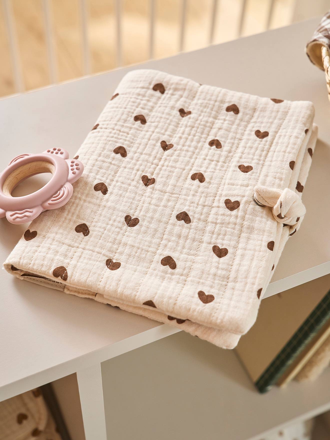 Protège carnet de santé en gaze de coton coeur fondant (Vertbaudet) - Couverture