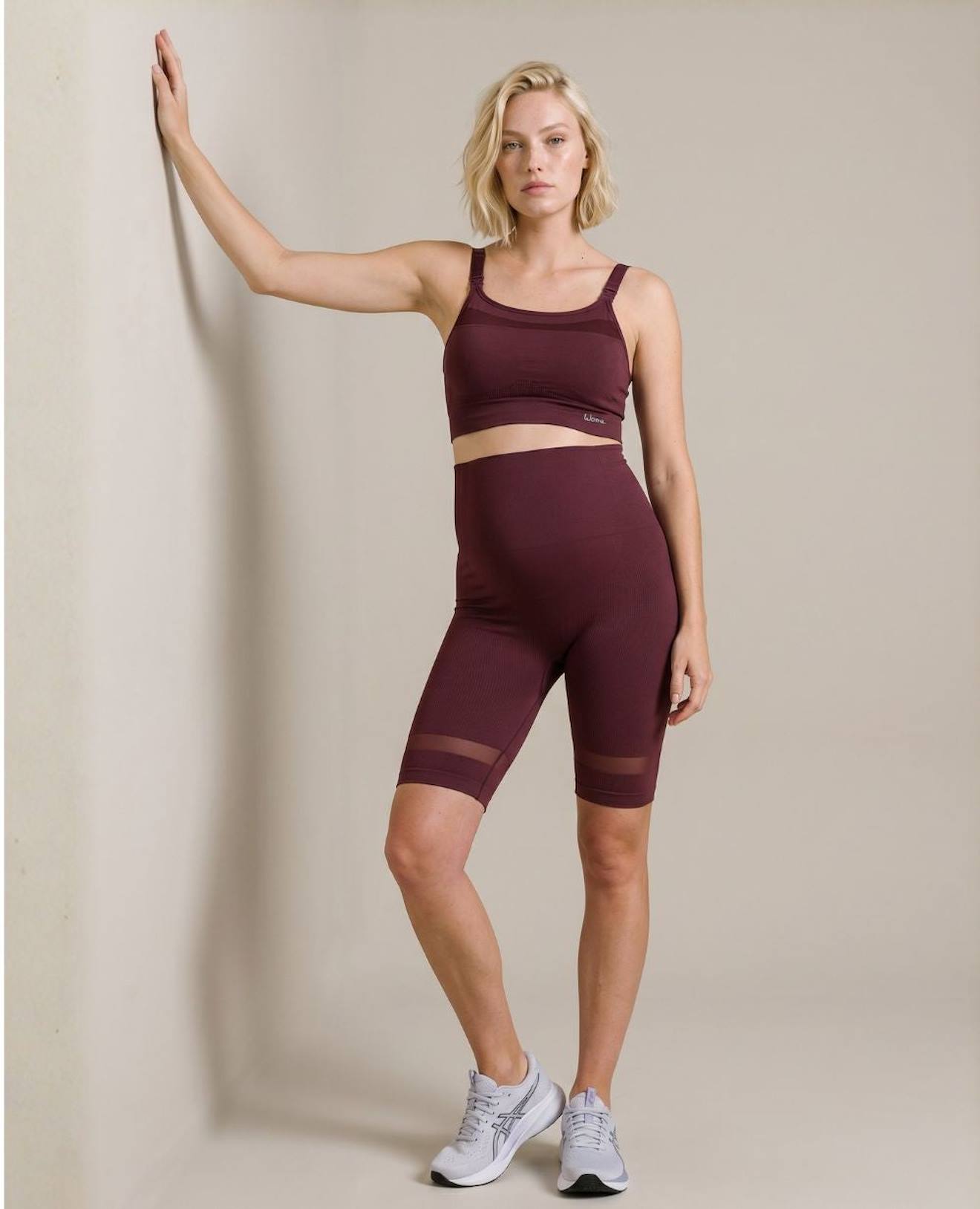 Cycliste De Sport Et De Grossesse Woma Prune Cycliste De Sport Et De Grossesse Woma Prune