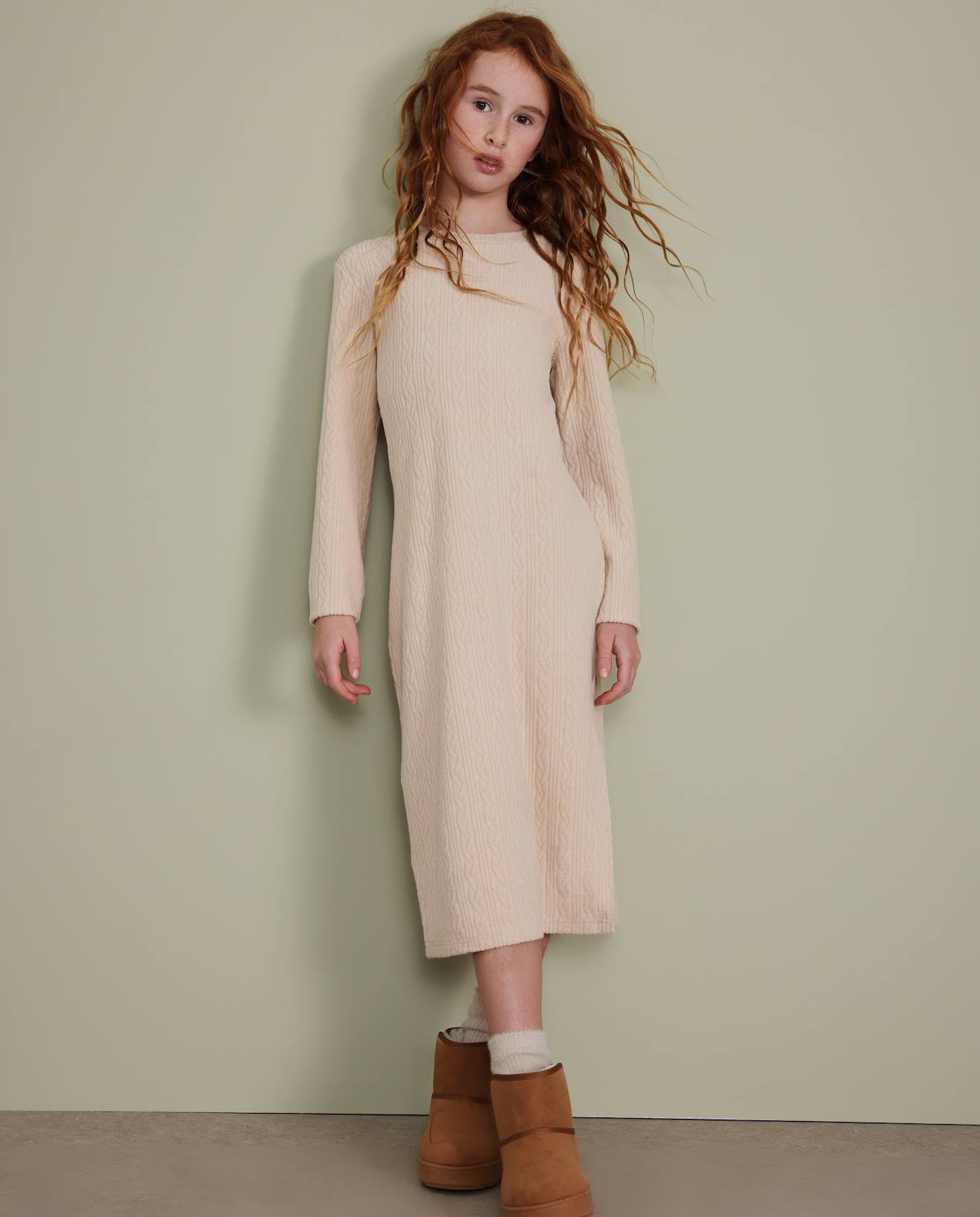 Robe Midi De Fille En Tricot À Côtes Avec Manches Longues Beige