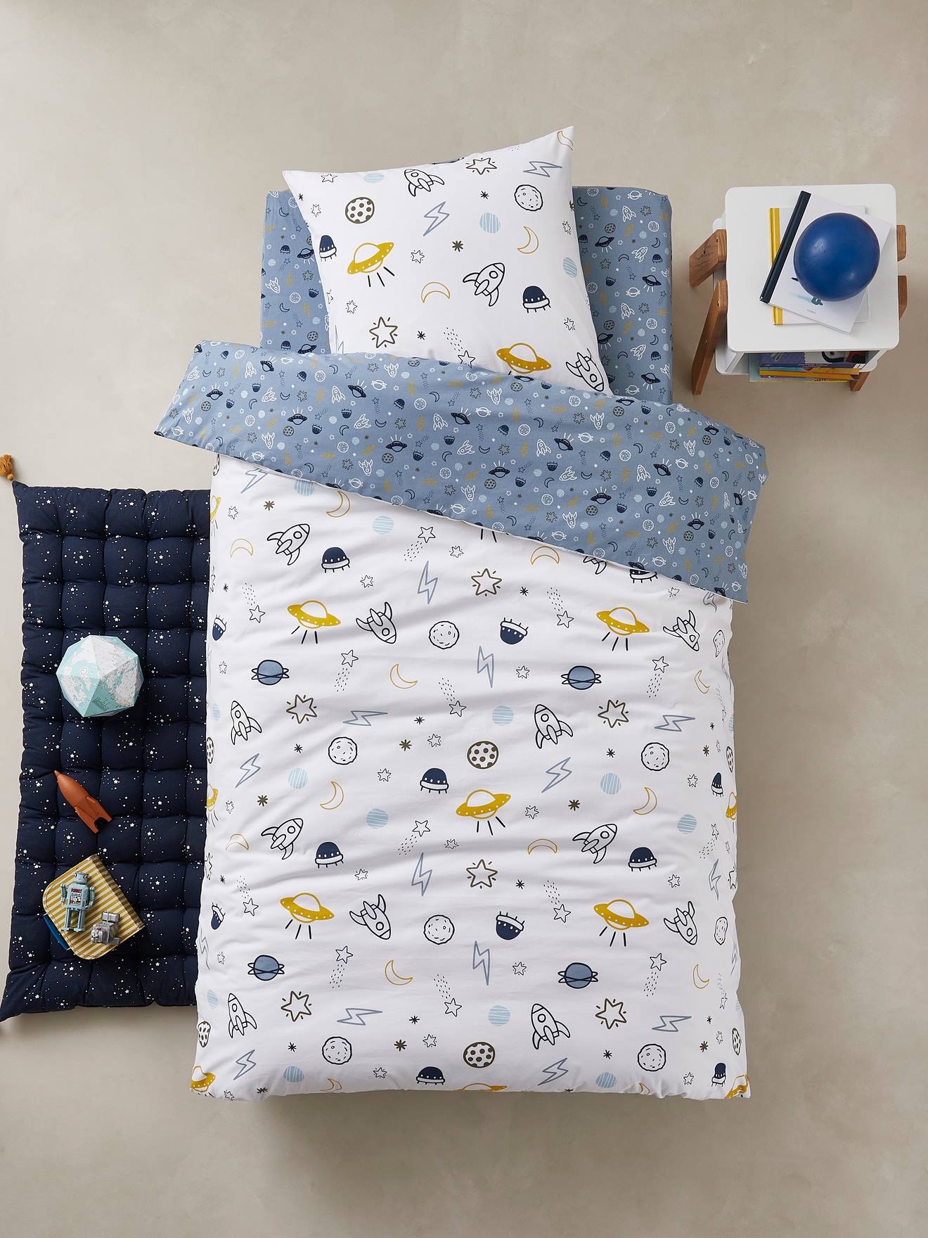 Parure housse de couette + taie d'oreiller enfant COSMOS bleu / multicolore