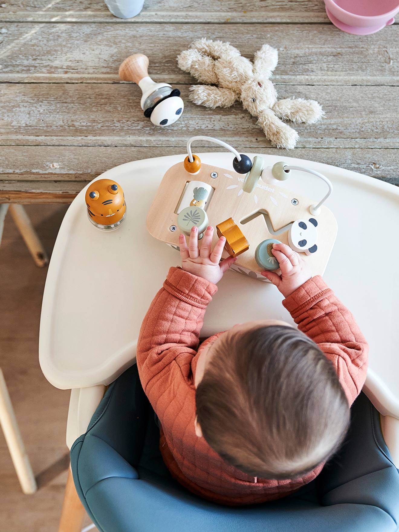 Mini table d'activités en bois FSC® hanoï