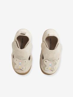 Chaussures-Chaussons bébé fille en cuir souple