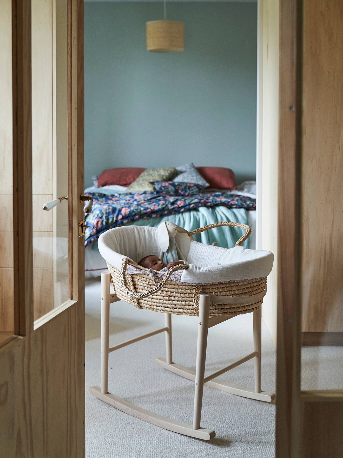 Support en bois pour couffin naturel (Vertbaudet) - Image 2