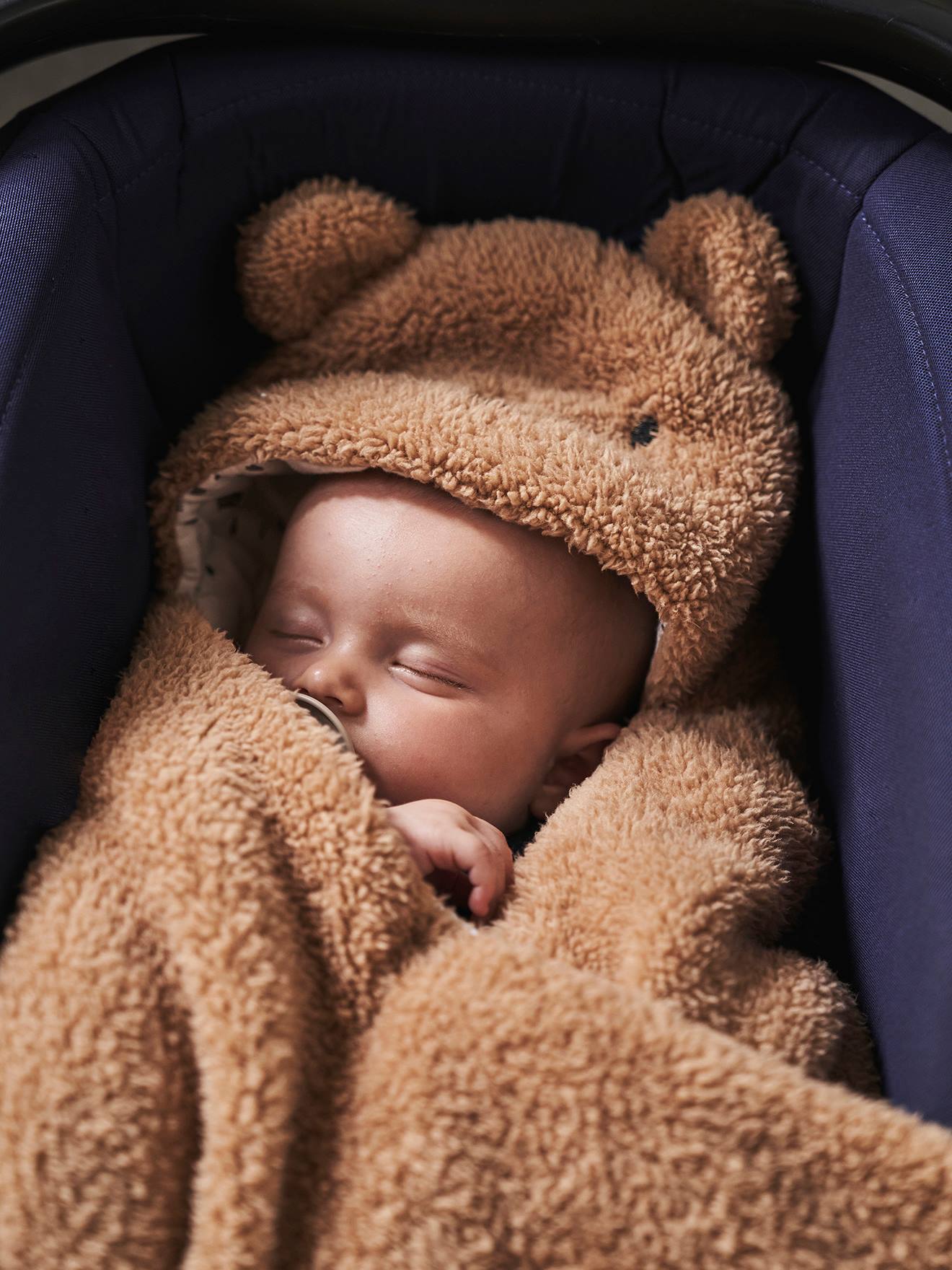 Nid d'ange transformable en tapis à langer Ourson beige