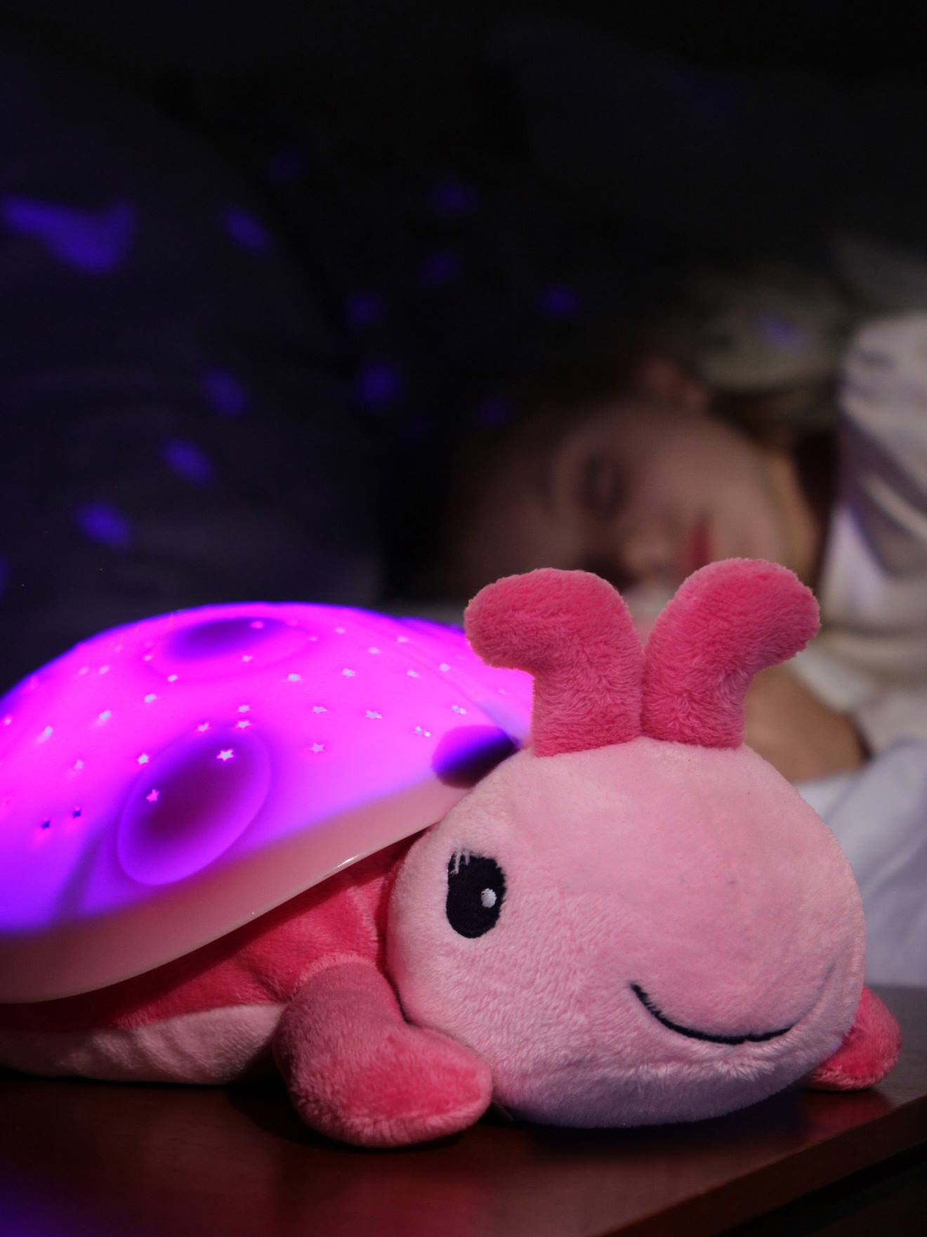 Veilleuse projecteur d étoiles CLOUD B Twilight ladybug (coccinelle rose)