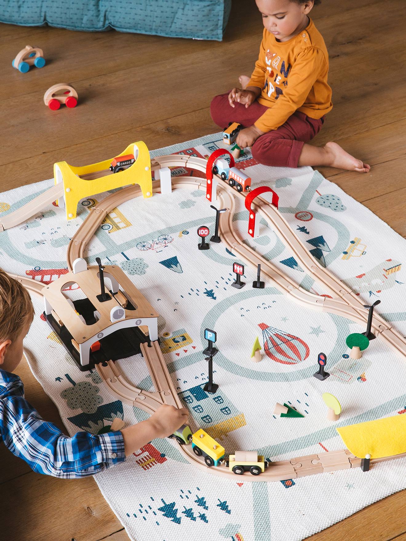 Circuit de train 66 pièces en bois FSC® multicolore
