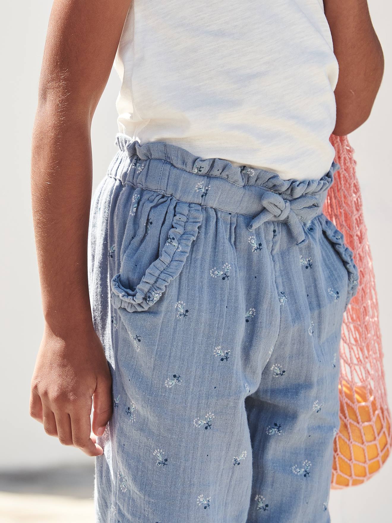 Pantacourt fille en gaze de coton bleu 13 €