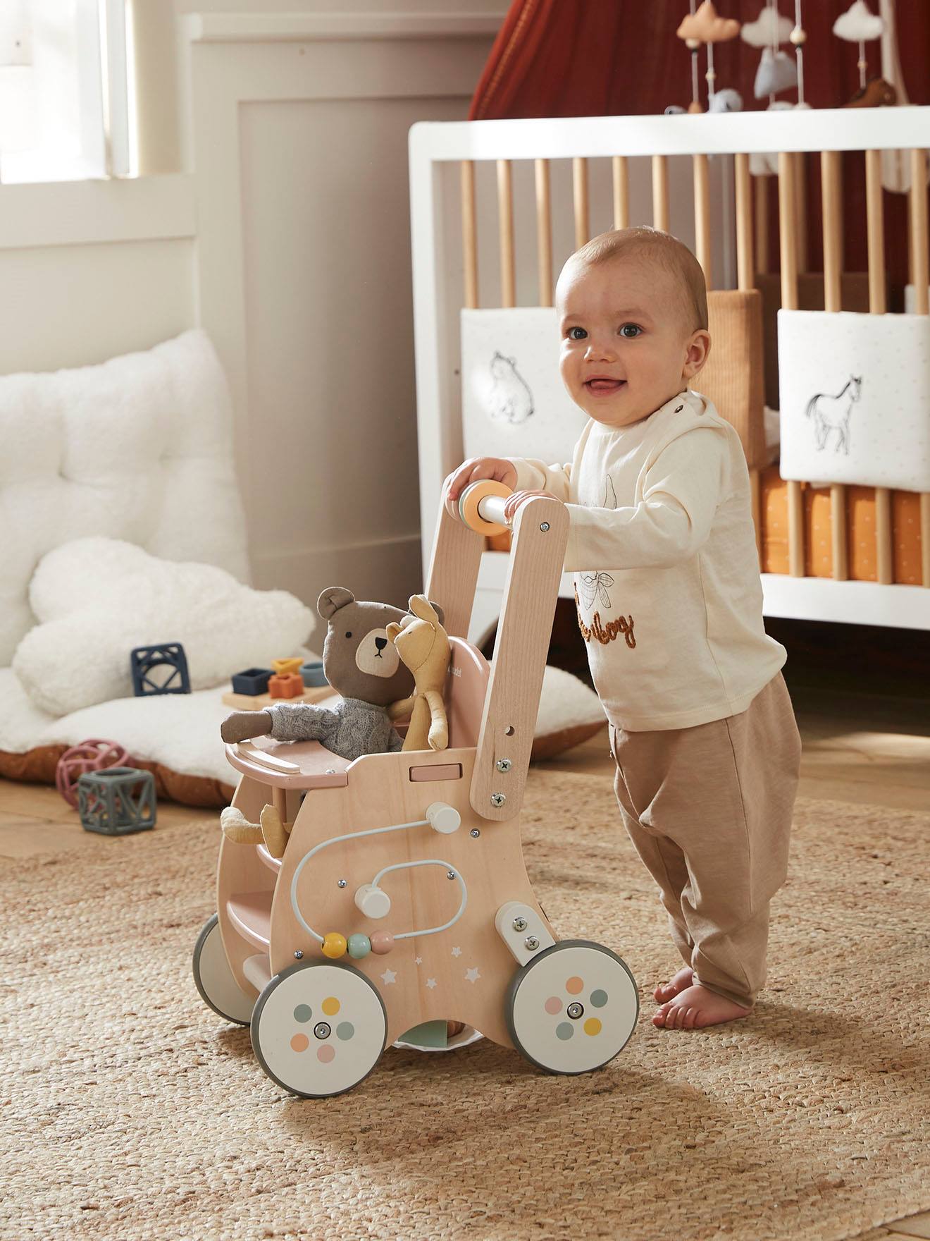 Chariot de marche poussette en bois FSC® rose (Vertbaudet) - Image 3
