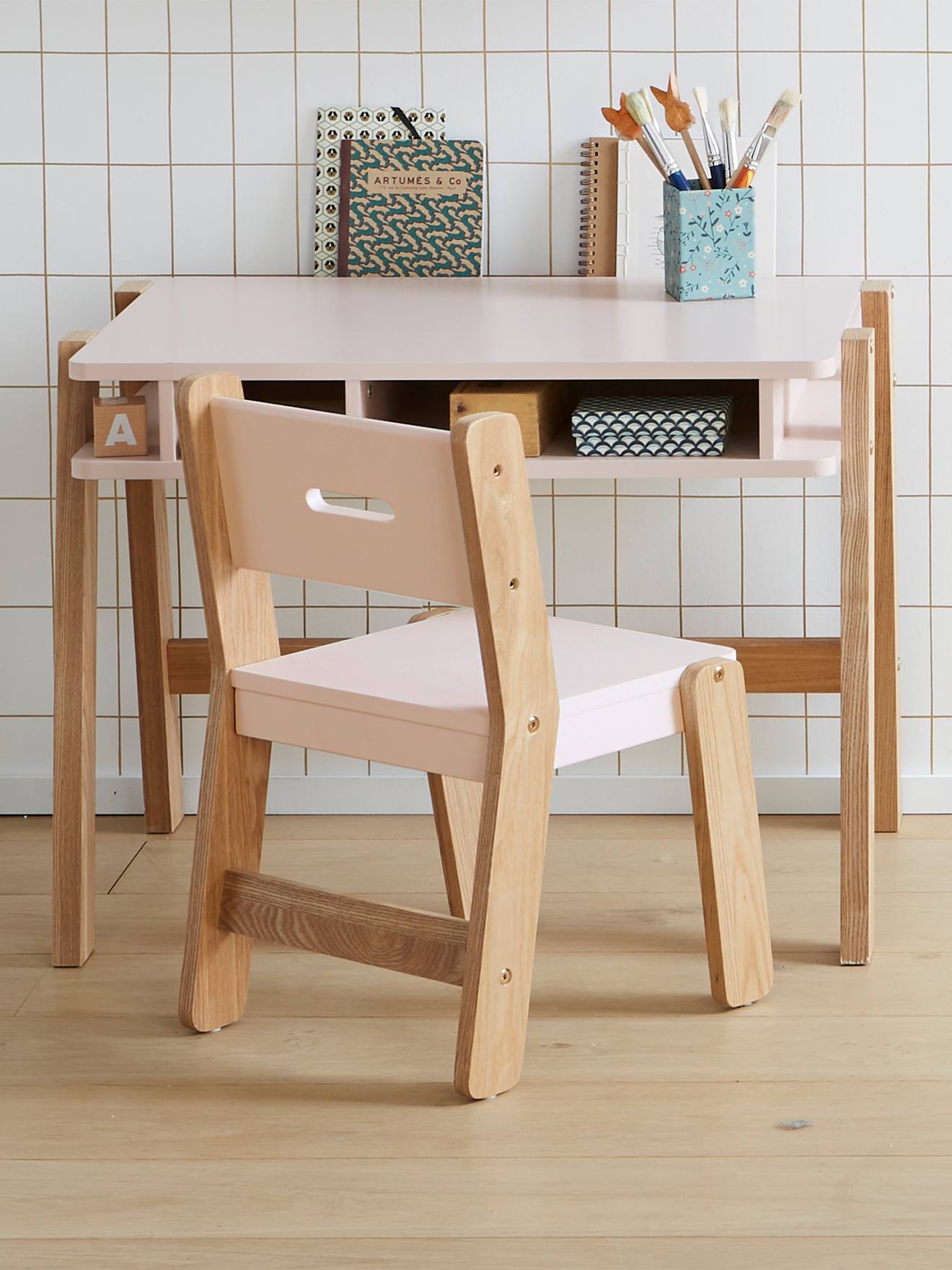 Chaise enfant, assise H 45 cm LIGNE ARCHITEKT rose/bois