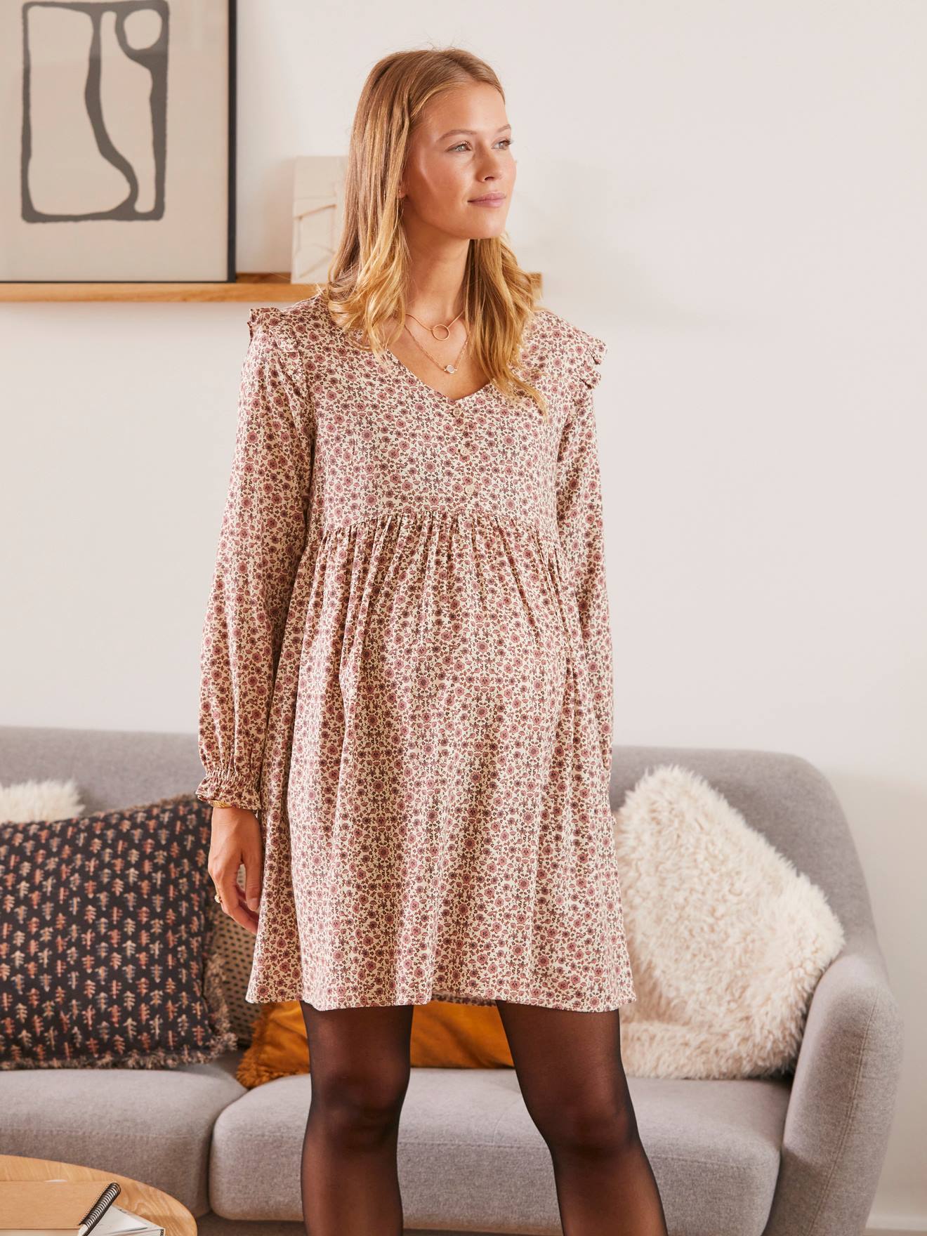Robe de grossesse imprimée et volantée beige fleuri