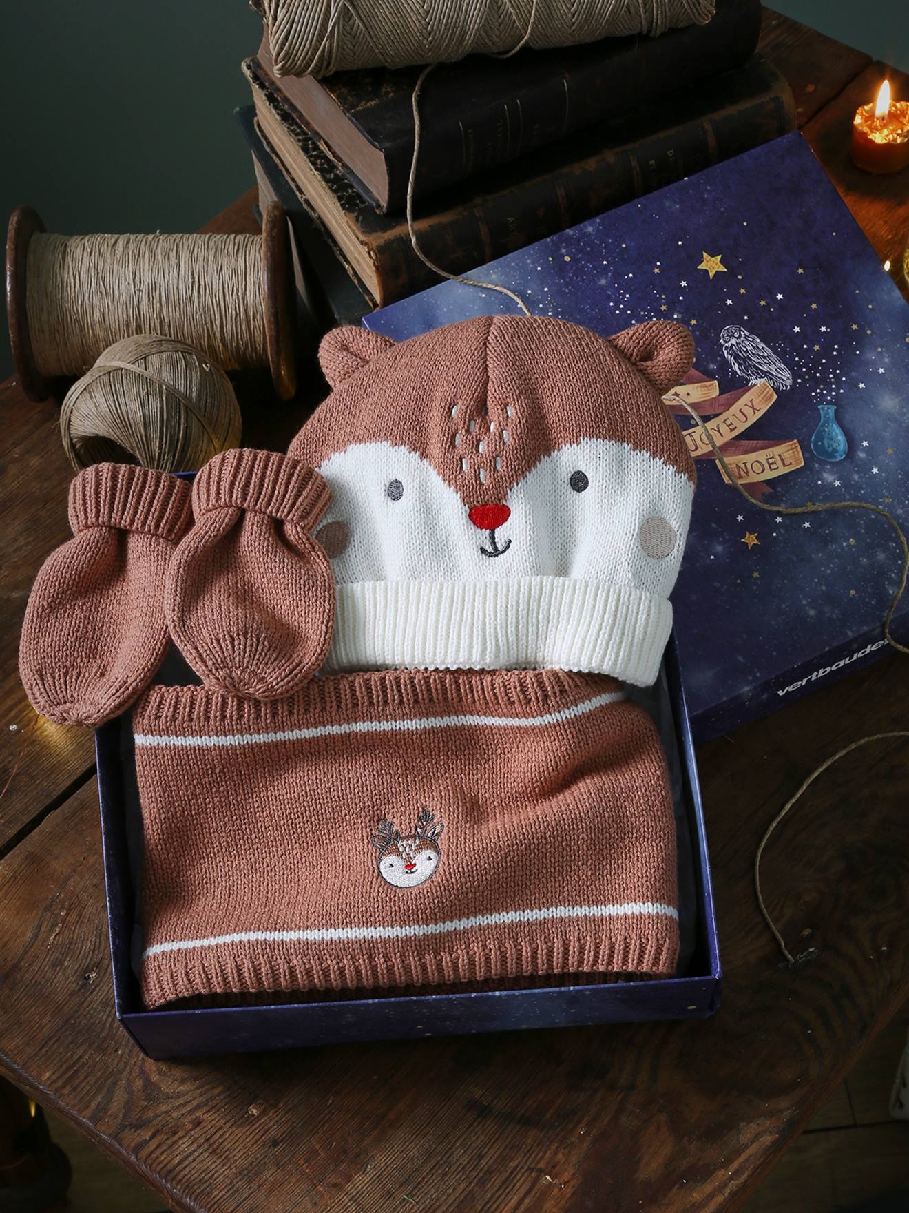 Ensemble bonnet + snood + moufles renne de Noël bébé cannelle