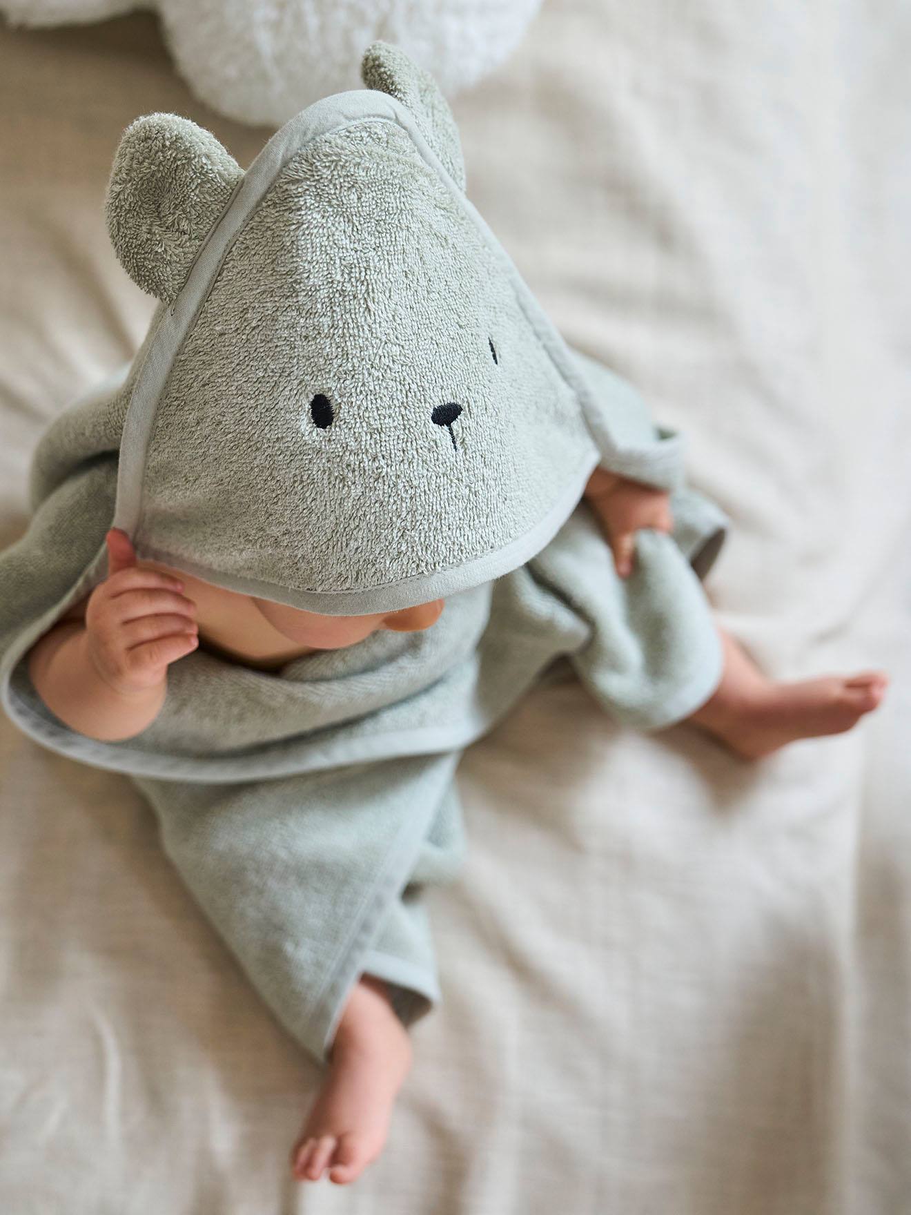 Cape de bain + gant de toilette BIO* amande