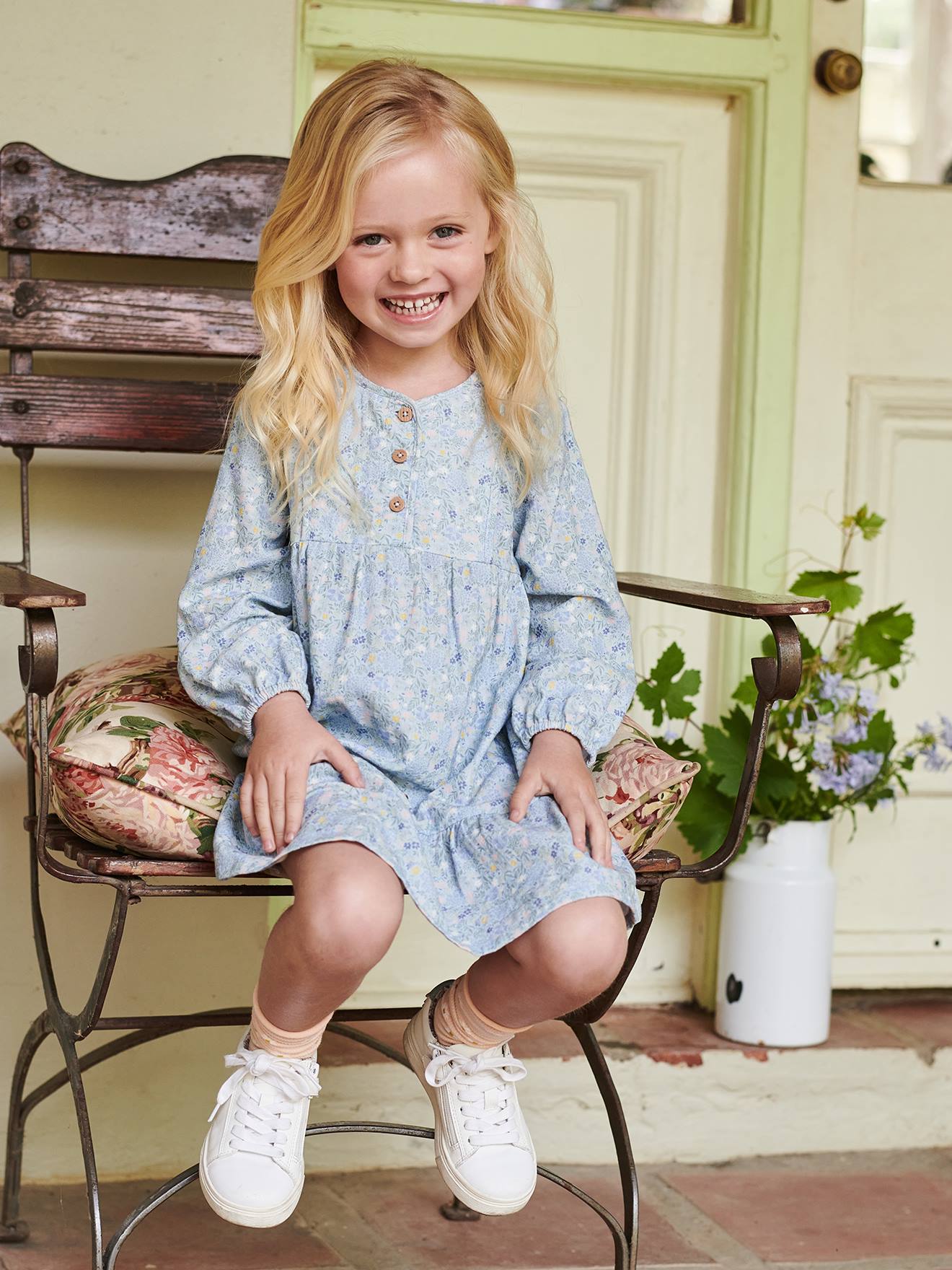 Robe volantée à fleurs fille détail matelassé fantaisie bleu ciel