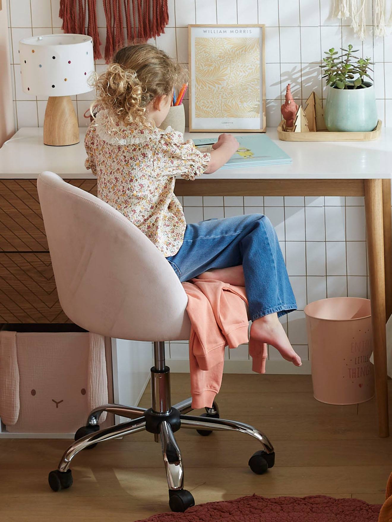 Chaise de bureau à roulettes enfant en velours rose poudré - Vertbaudet