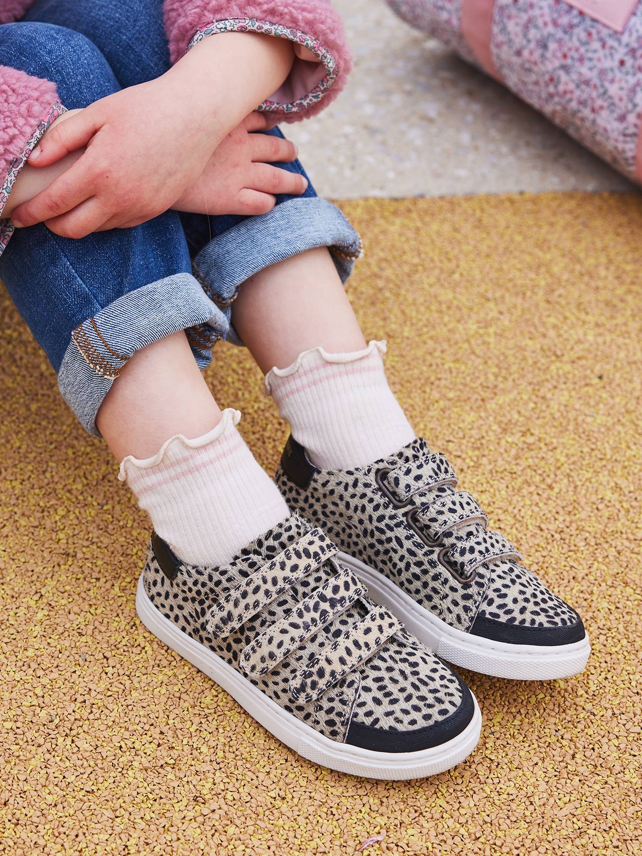 Baskets scratchées en cuir fantaisie fille beige imprimé