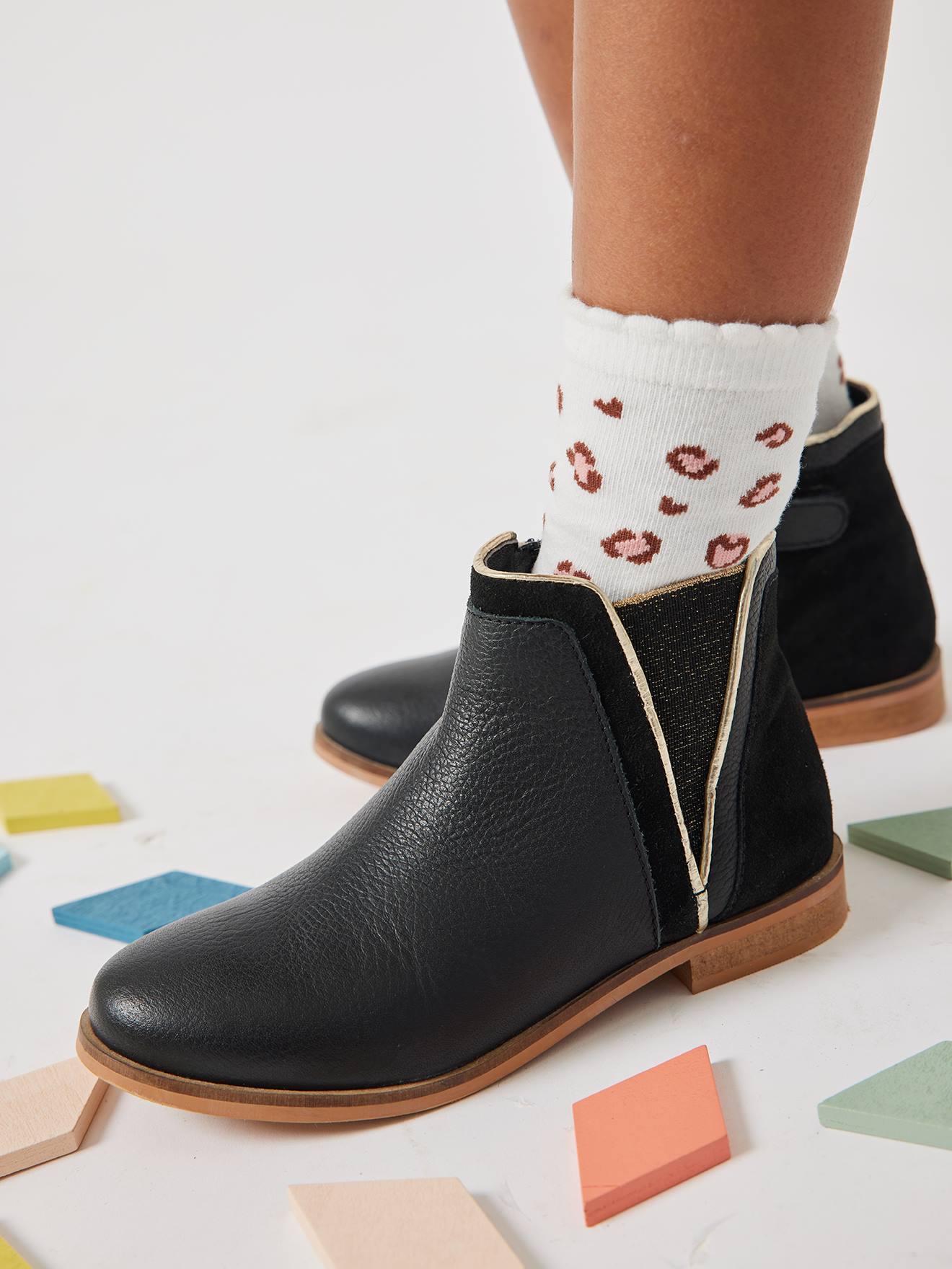 Boots enfant fille cuir zippes noir 30$