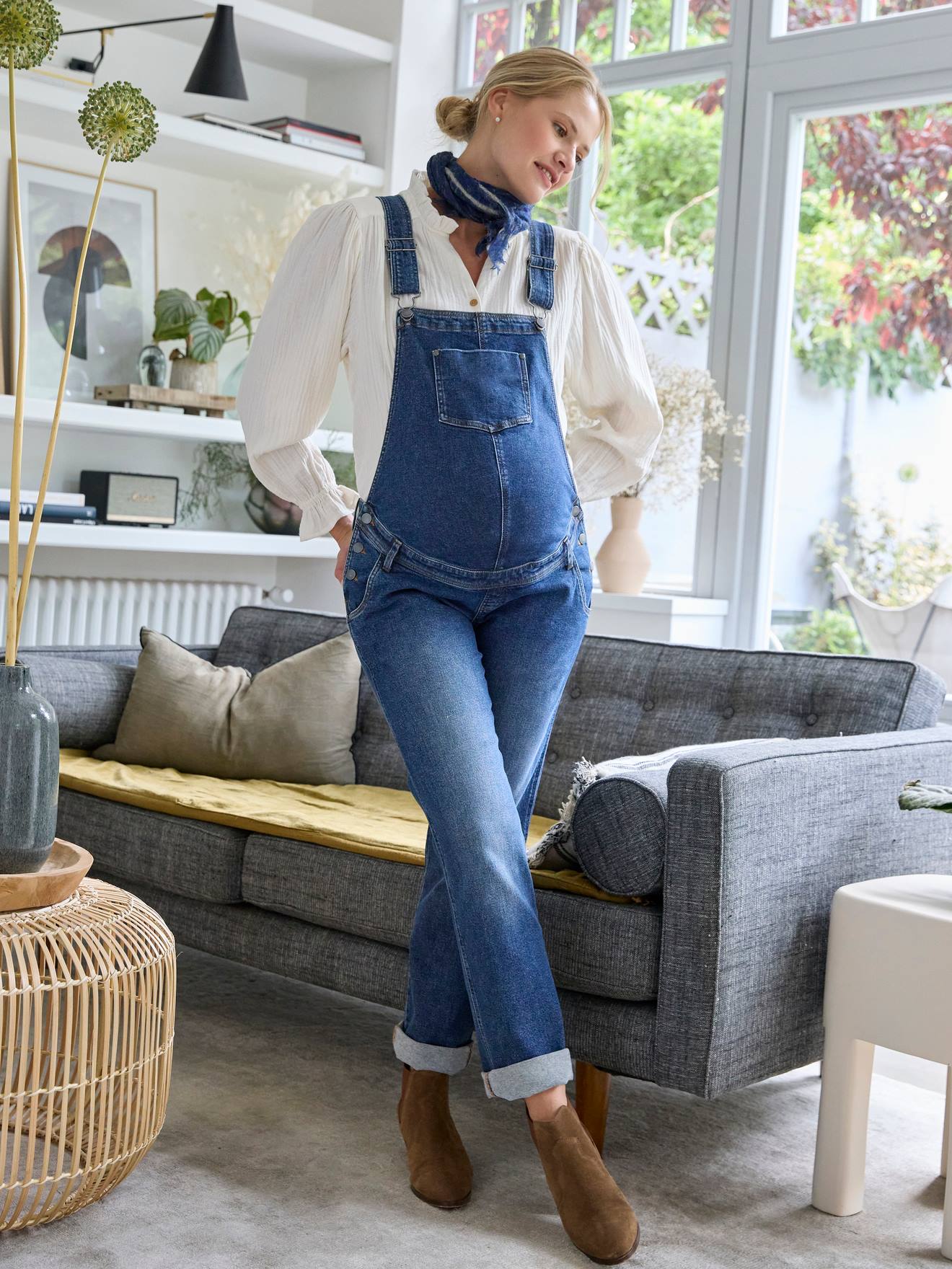 Salopette en jean coupe mom grossesse et allaitement denim brut