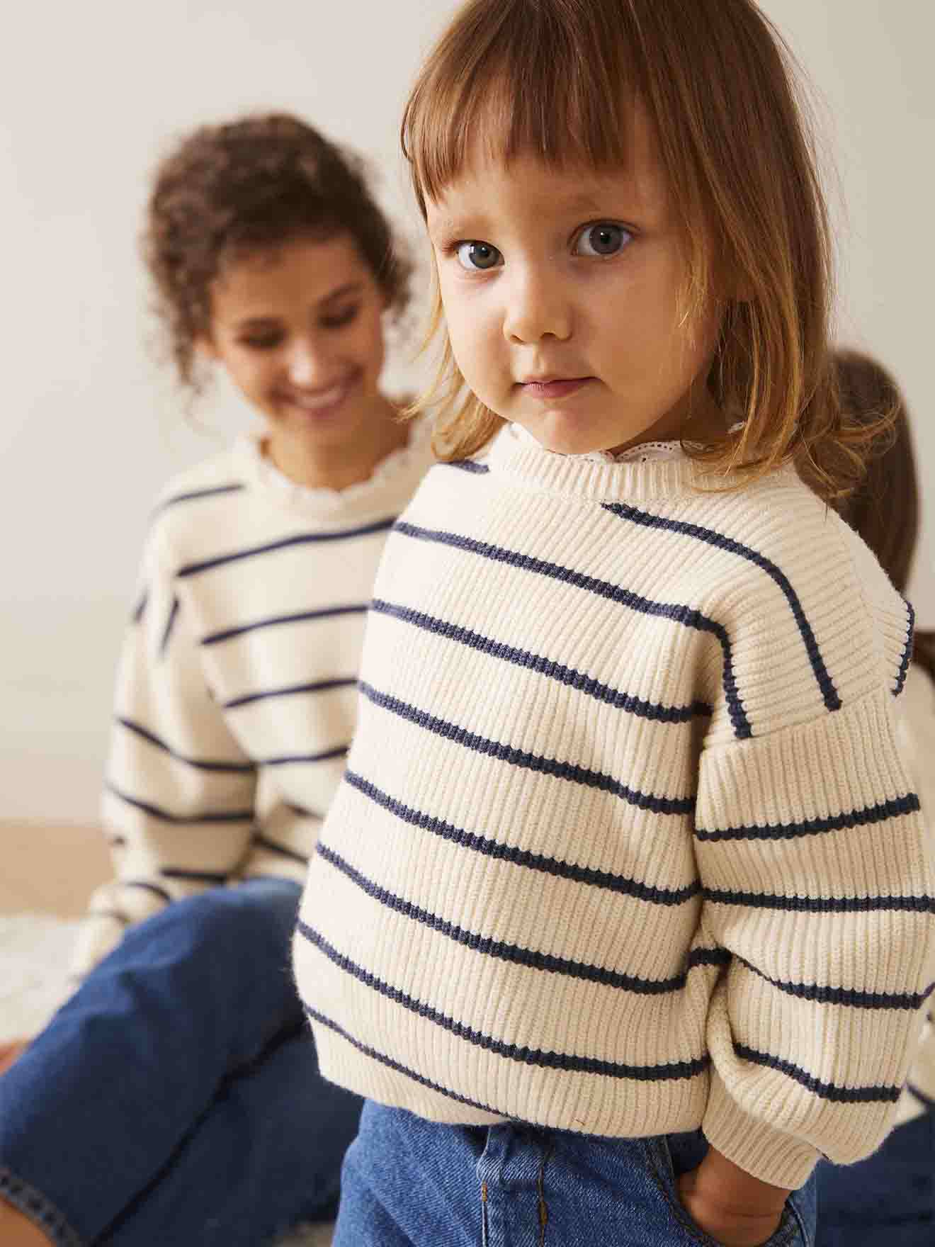 Pull bébé fille en côte perlée col en broderie anglaise rayé marine (Vertbaudet) - Image 1