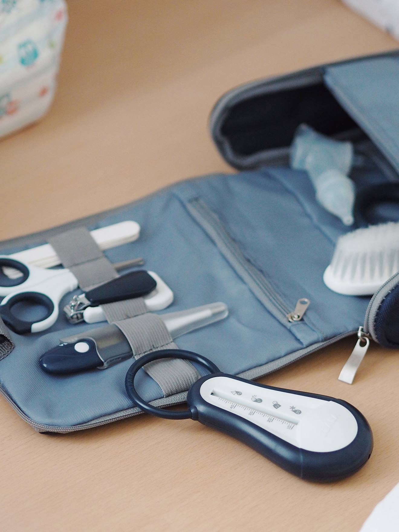 Trousse de toilette nomade 9 accessoires night blue (Béaba) - Image 1