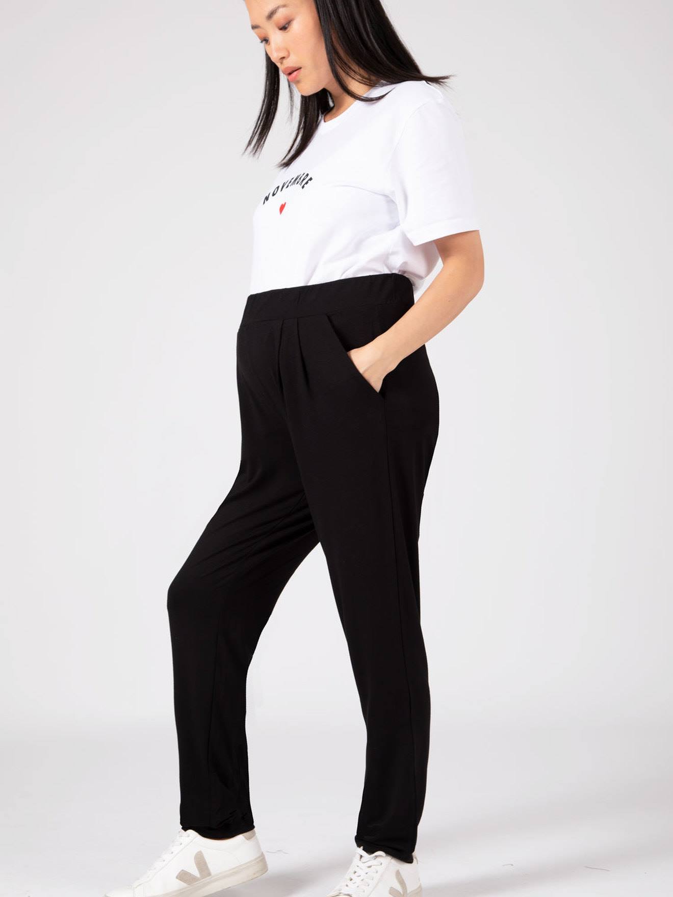 Pantalon grossesse sans bandeau Oscar ENVIE DE FRAISE coupe carrot noir