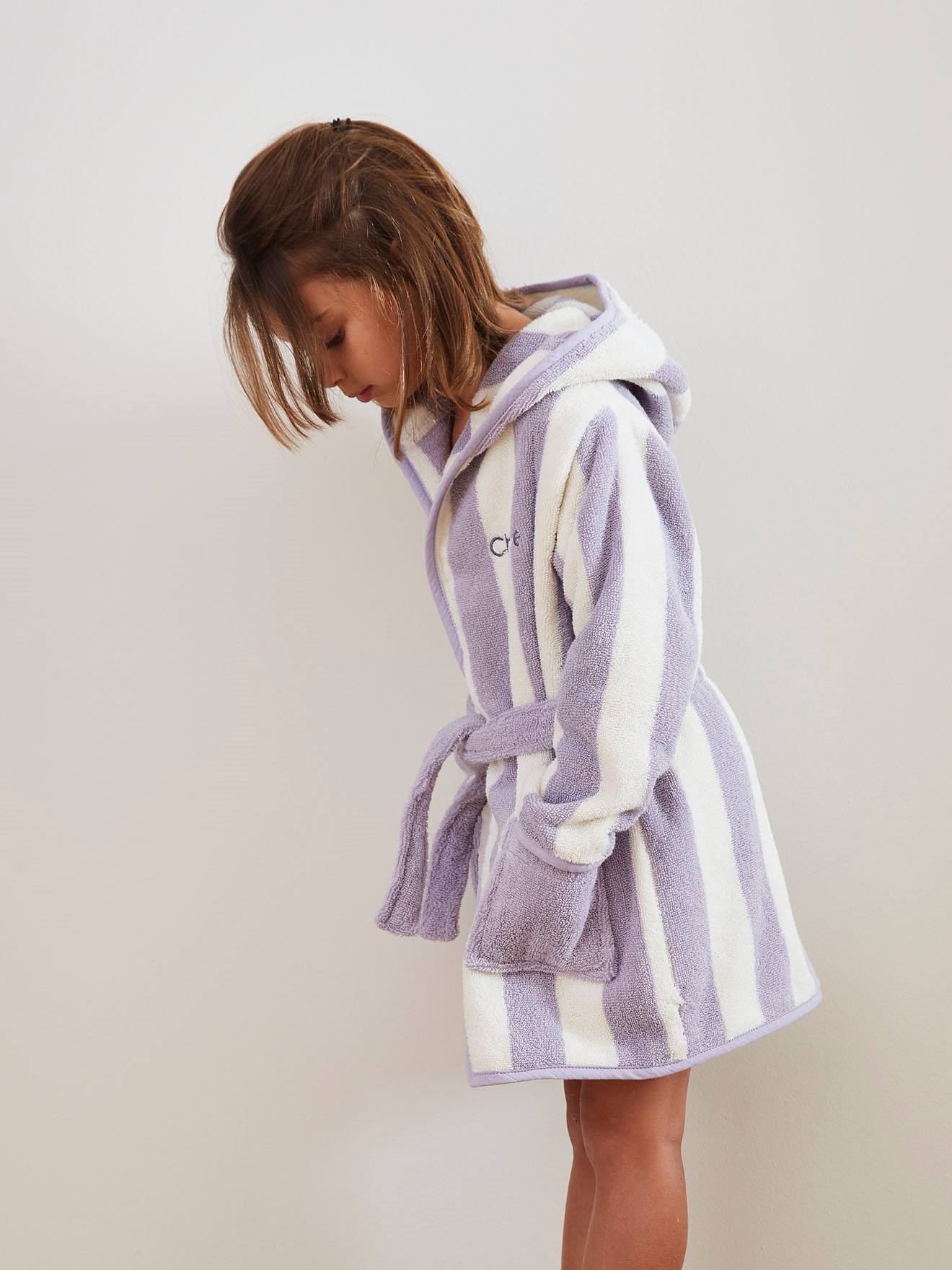 Peignoir de bain Enfant rayures TRANSAT capsule famille personnalisable, avec coton recyclé rayé violet