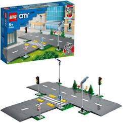 -LEGO® City 60304 Intersection à assembler, Jeu construction ville avec panneaux et routes à imbriquer pour garçon ou fille