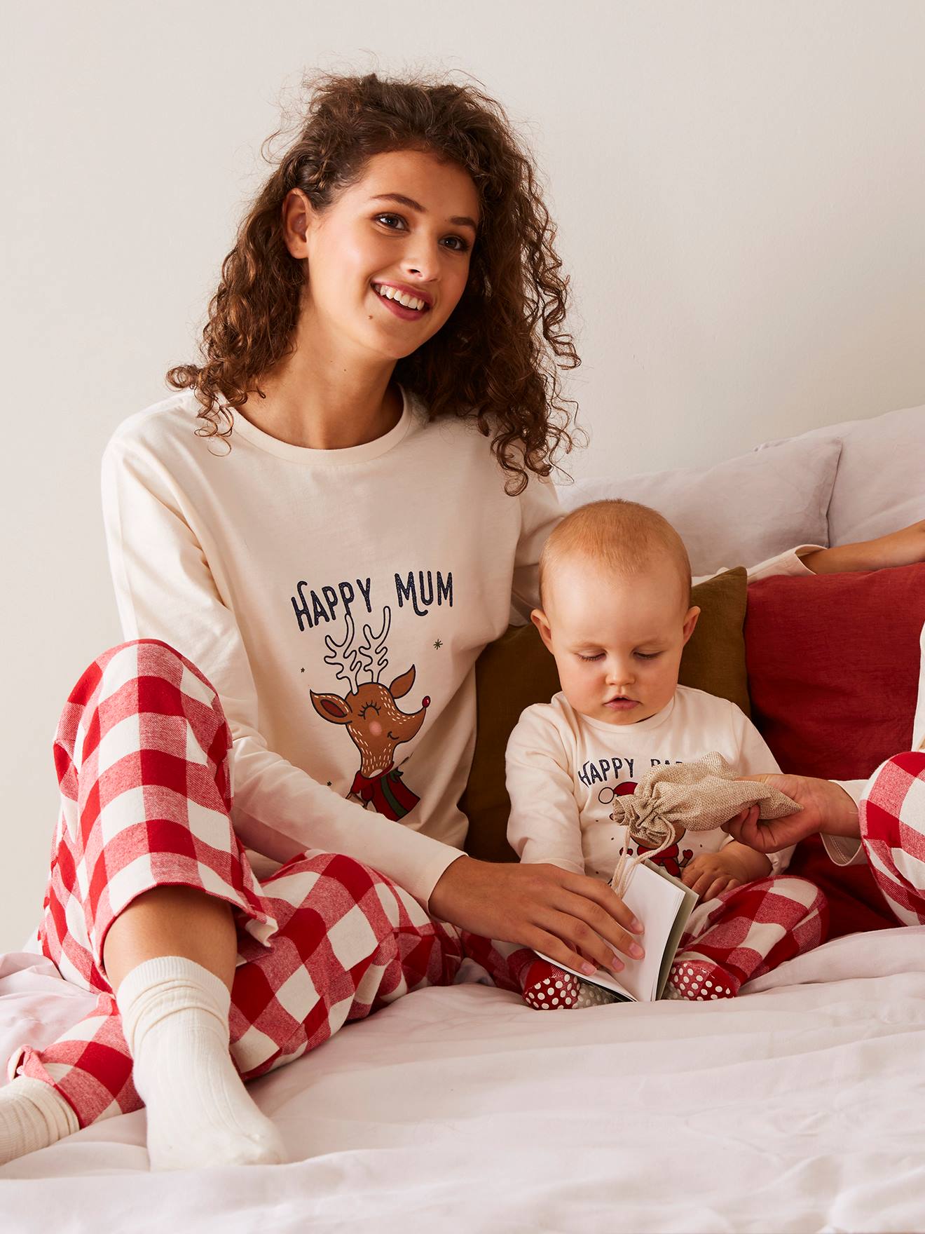 Pyjama de Noël femme collection capsule Happy Family écru