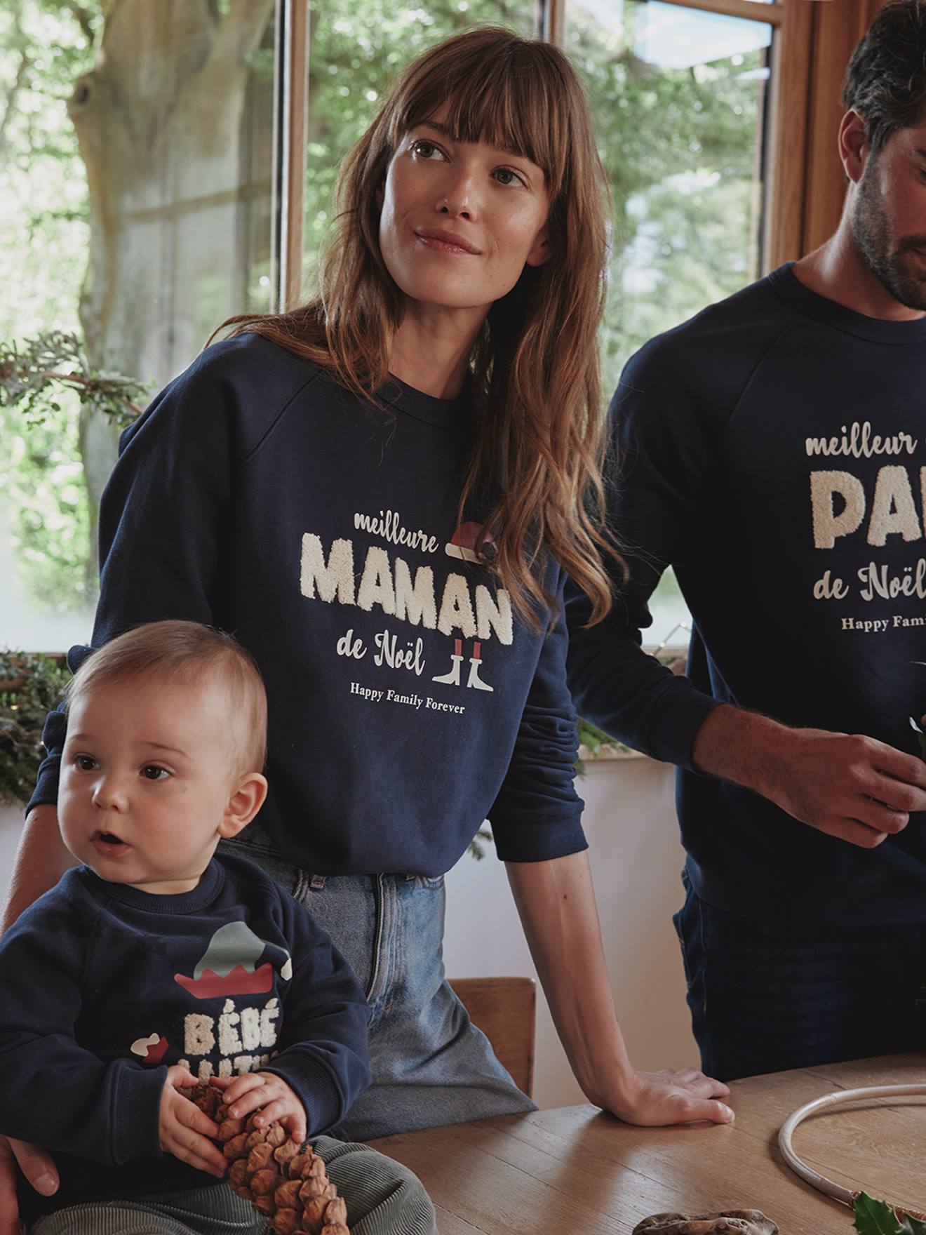 Sweat de Noël femme collection capsule Happy Family Forever marine