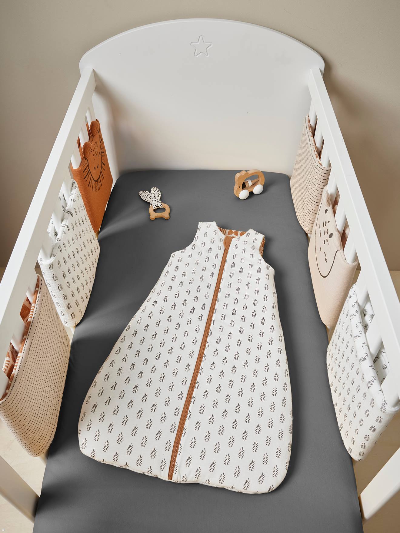 Gigoteuse réversible sans manches ouverture centrale ETHNIC beige imprimé (Vertbaudet) - Image 3