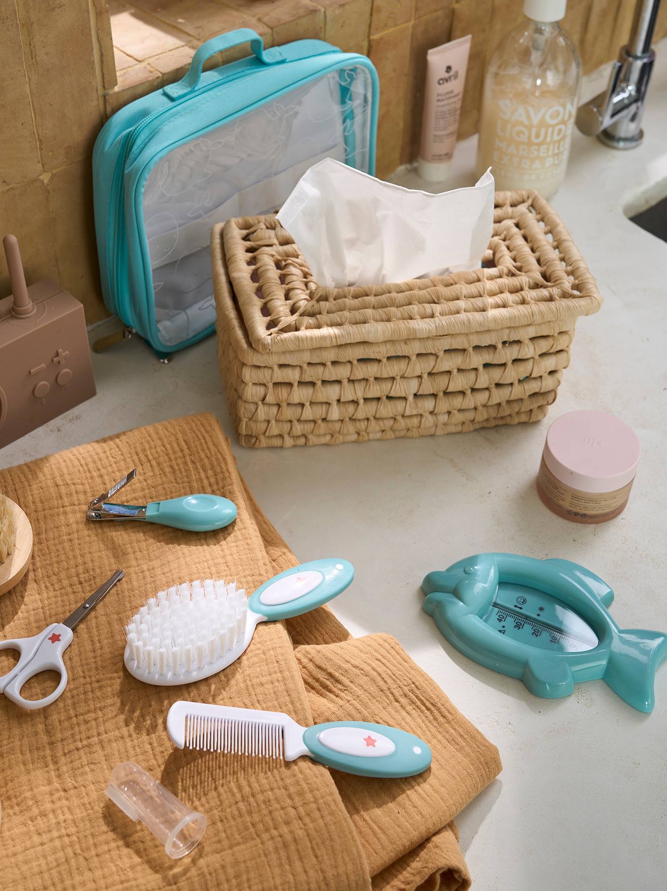 Trousse de toilette et de soin bleu (Vertbaudet) - Image 1