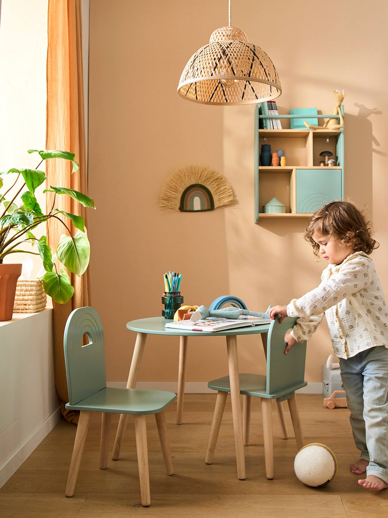 Ensemble de chaises et table en bois ligne ARC-EN-CIEL vert sauge