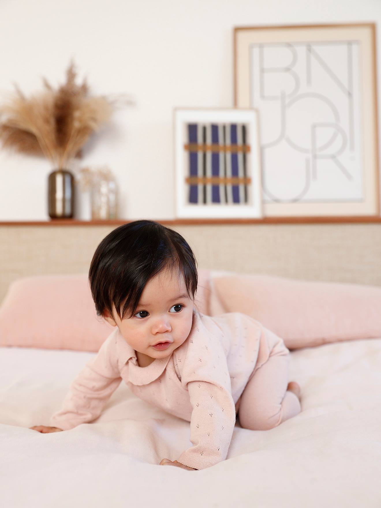 Ensemble bébé pull à collerette pantalon en tricot rose nude (Vertbaudet) - Image 1
