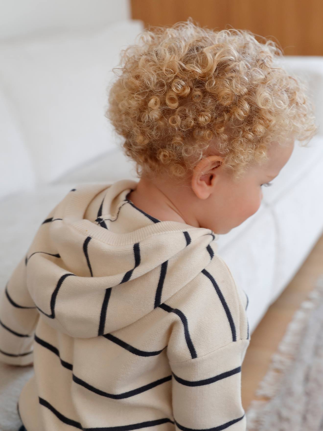 Pull à capuche bébé écru (Vertbaudet) - Image 1