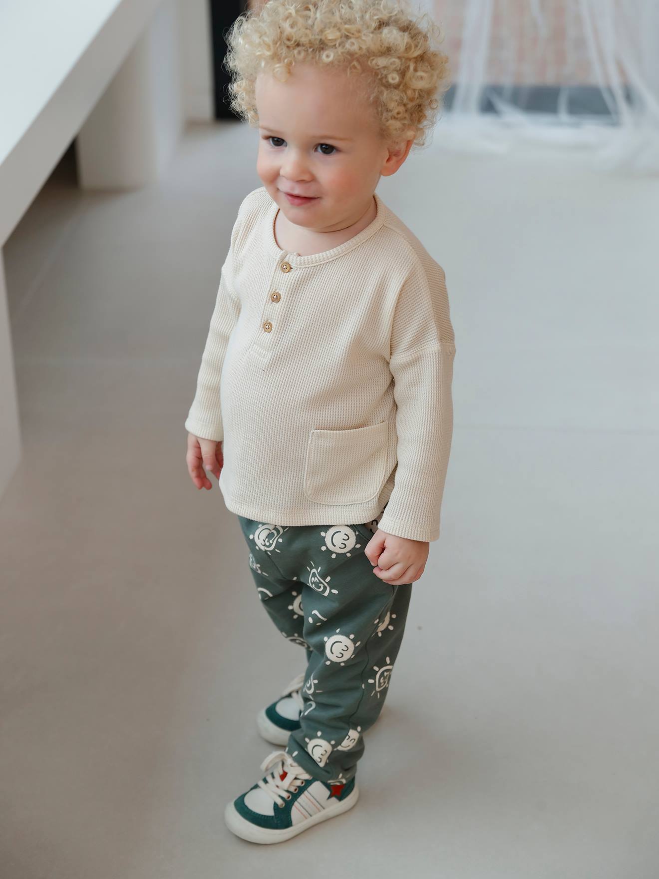 Ensemble bébé T-shirt et pantalon en molleton kaki