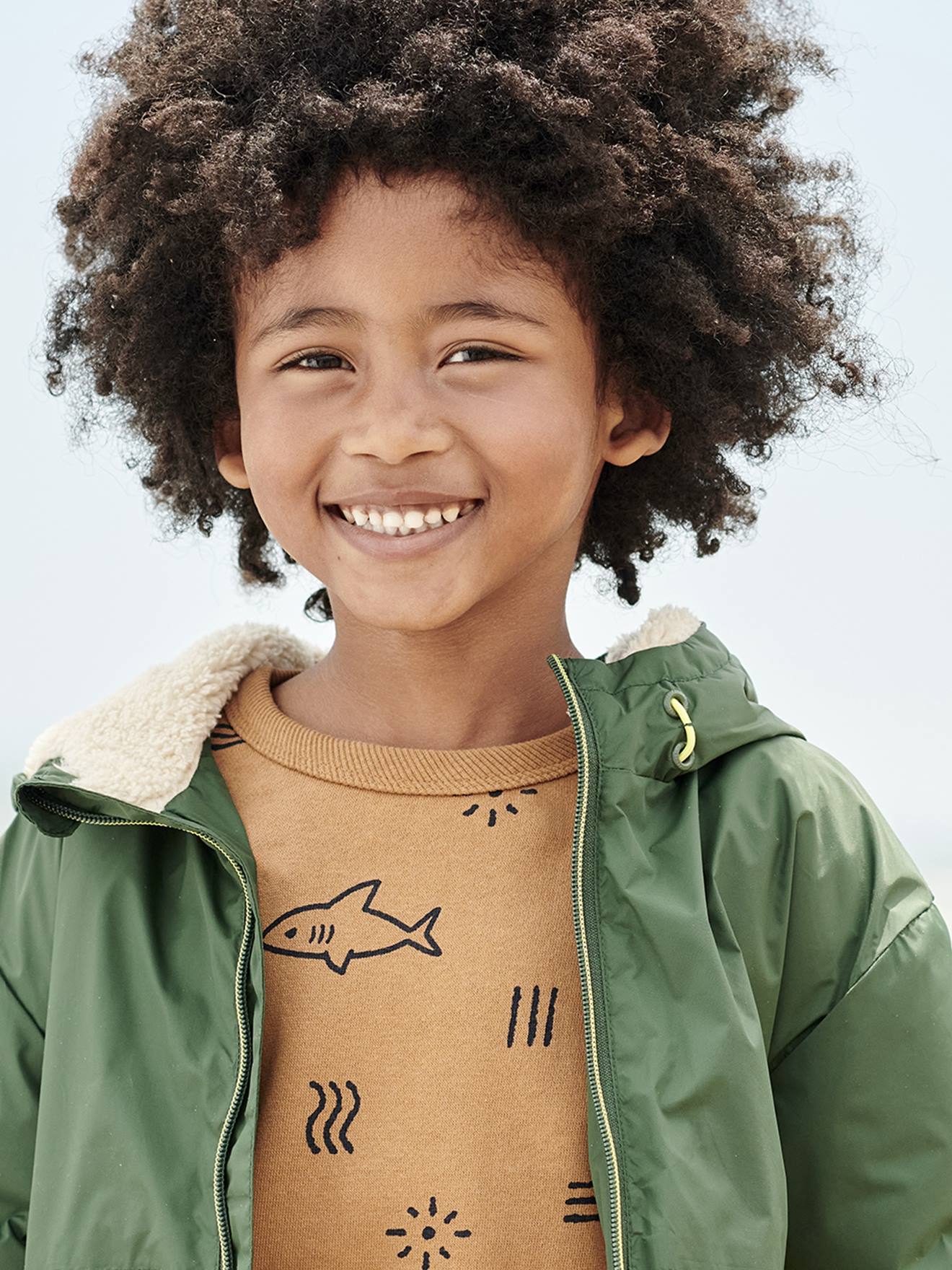 Sweat motifs requins garçon caramel