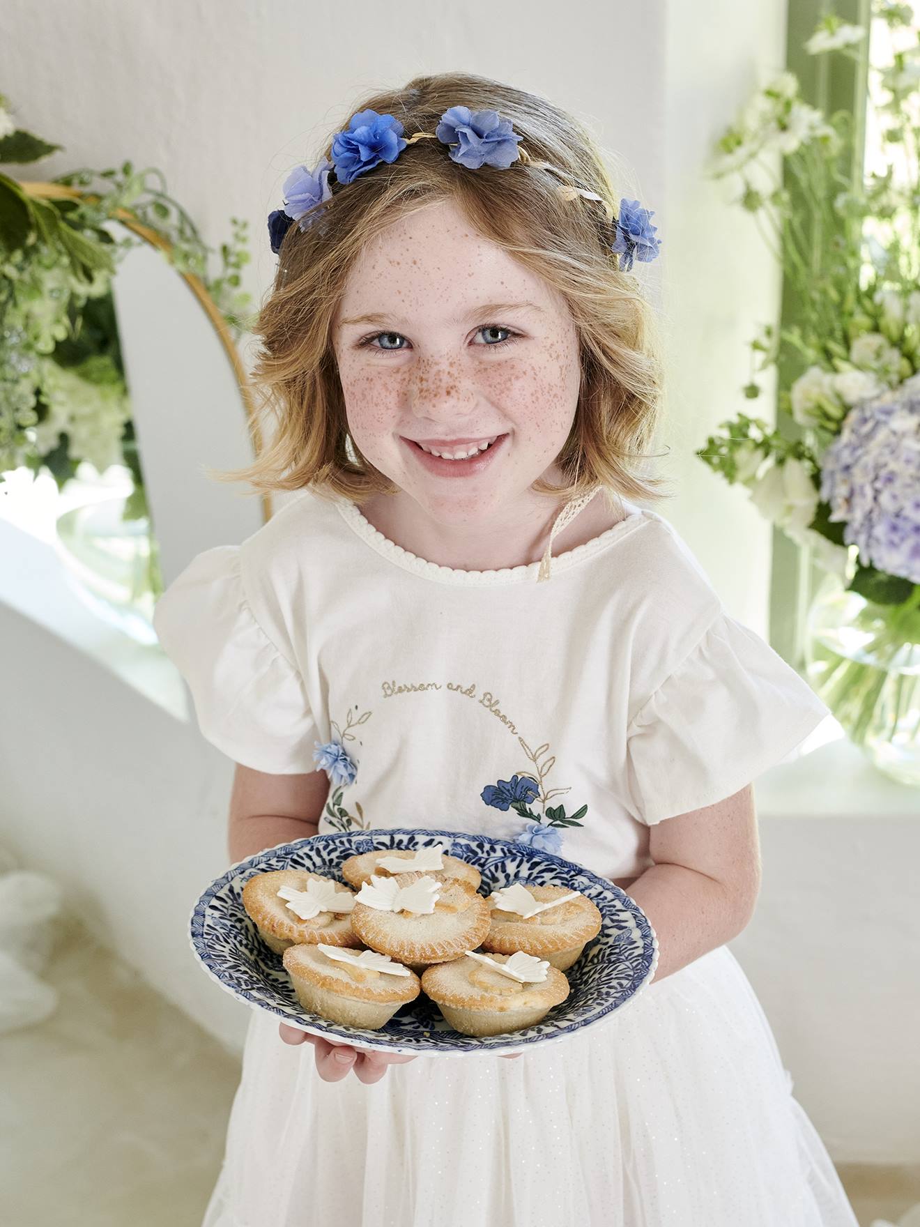 Vertbaudet - Tee-shirt couronne fleurs en relief et paillettes fille écru