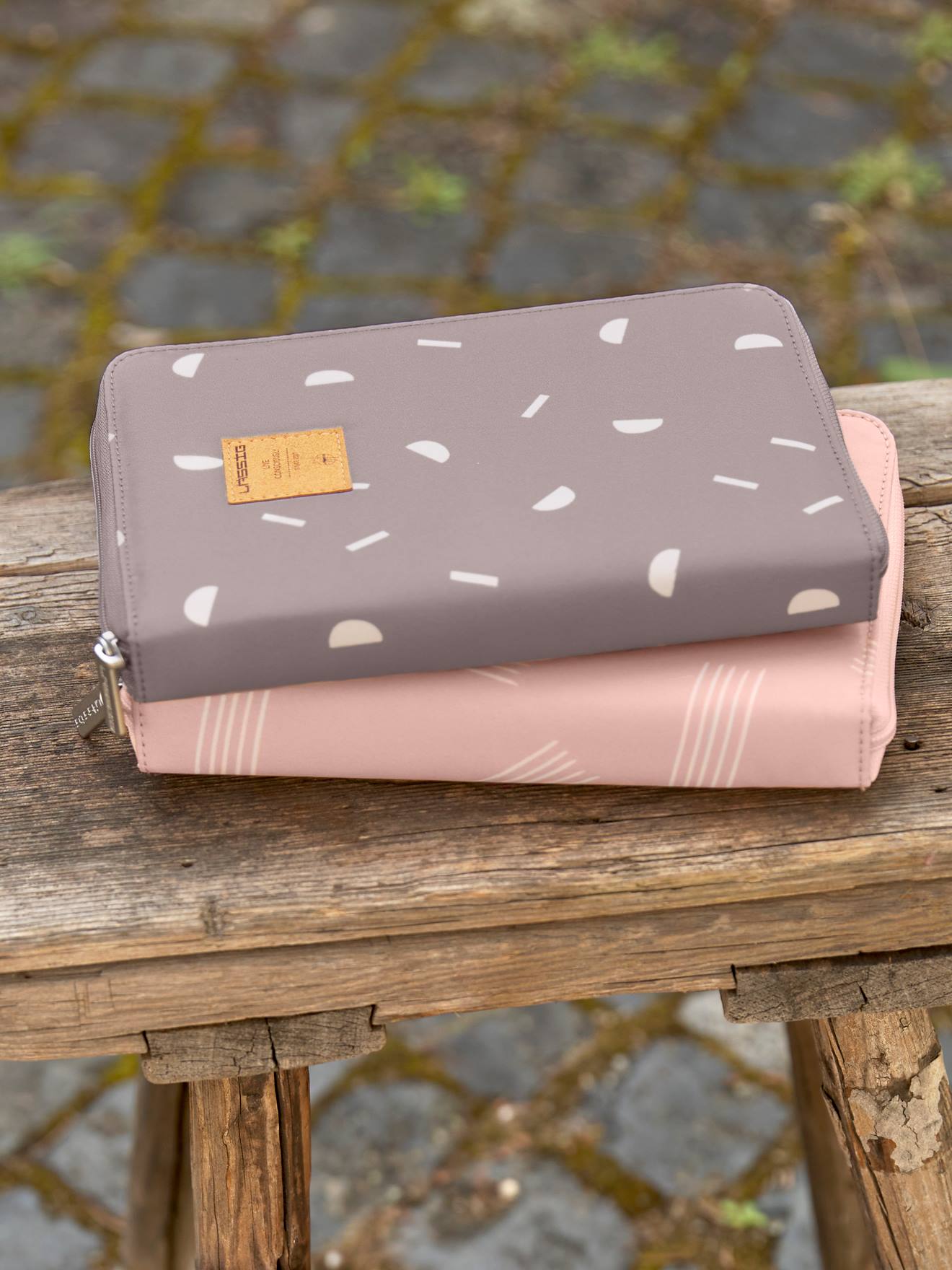 Pochette carnet de santé LÄSSIG rayures rose