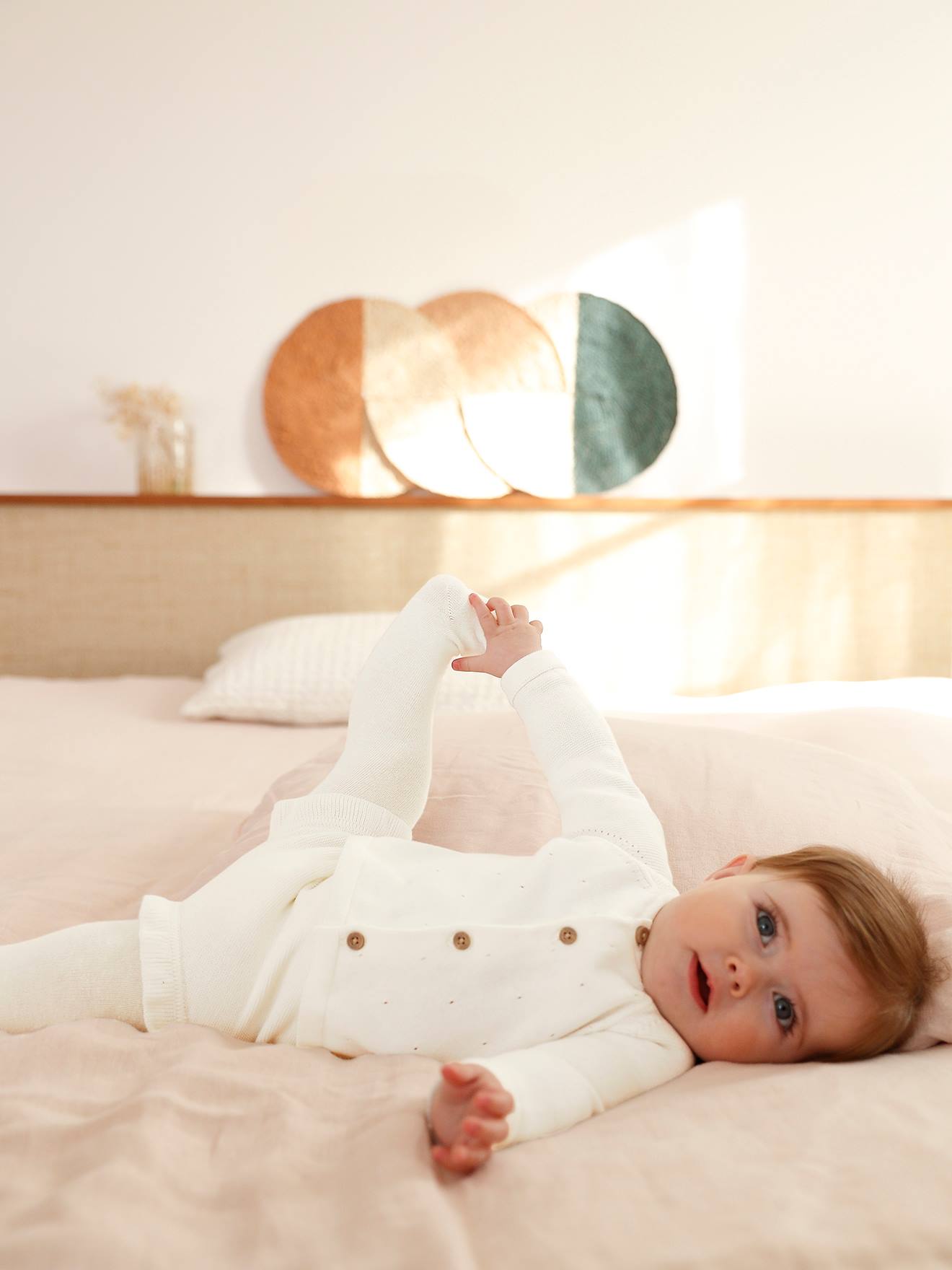 Ensemble 3 pièces en tricot : cardigan, bloomer et collants naissance écru