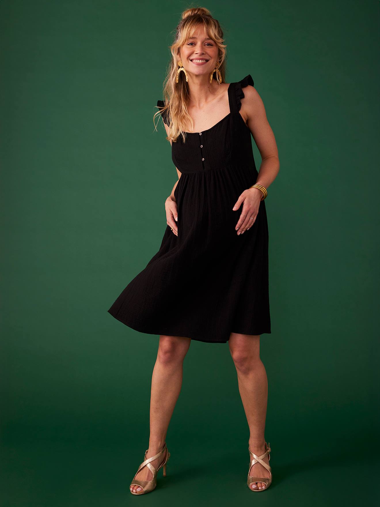 Robe de grossesse en gaze de coton ENVIE DE FRAISE bretelles à volants noir