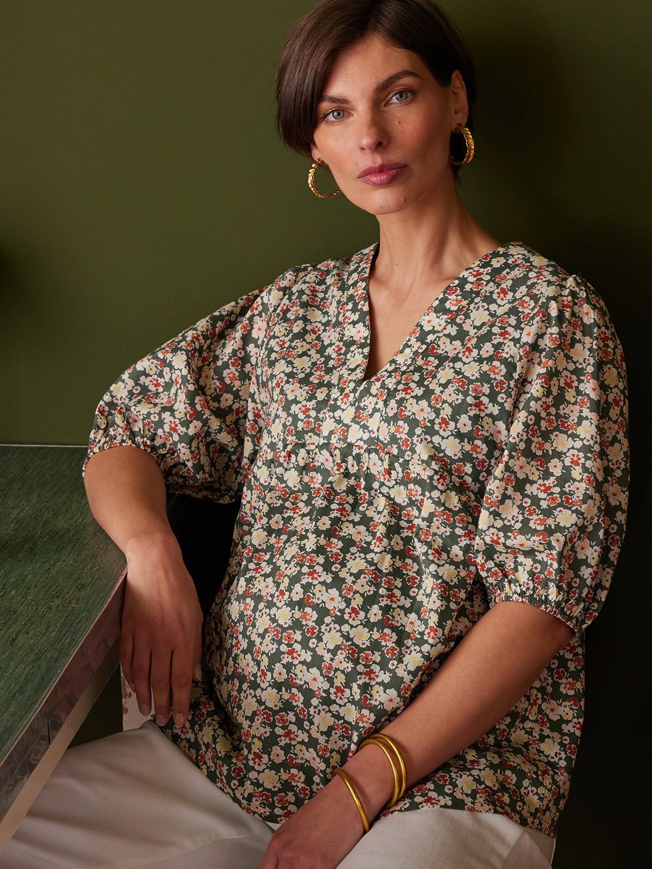 Blouse de grossesse imprimée fleurs vert sauge