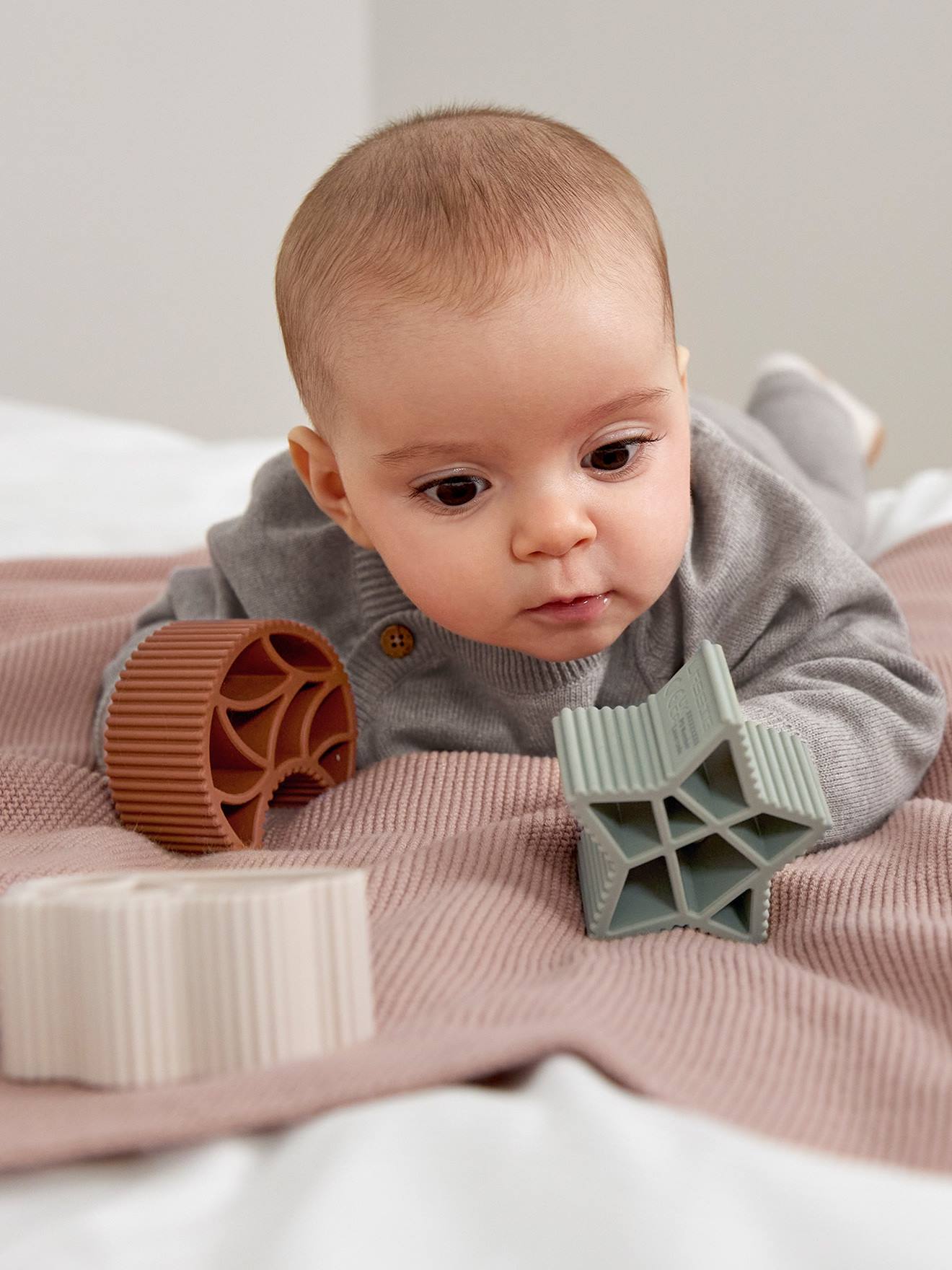 Tour à empiler Sensorielle - Little Universe - multicolore (Lassig) - Couverture