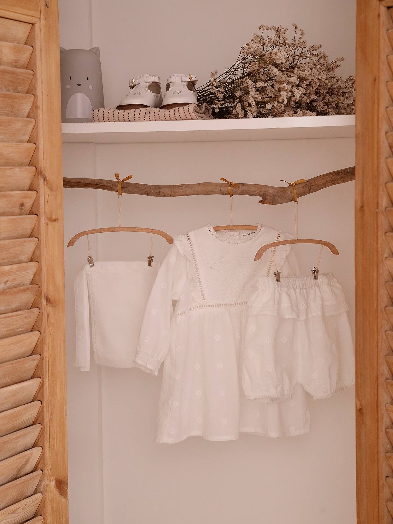 Ensemble cérémonie bébé : robe, bloomer et béguin blanc