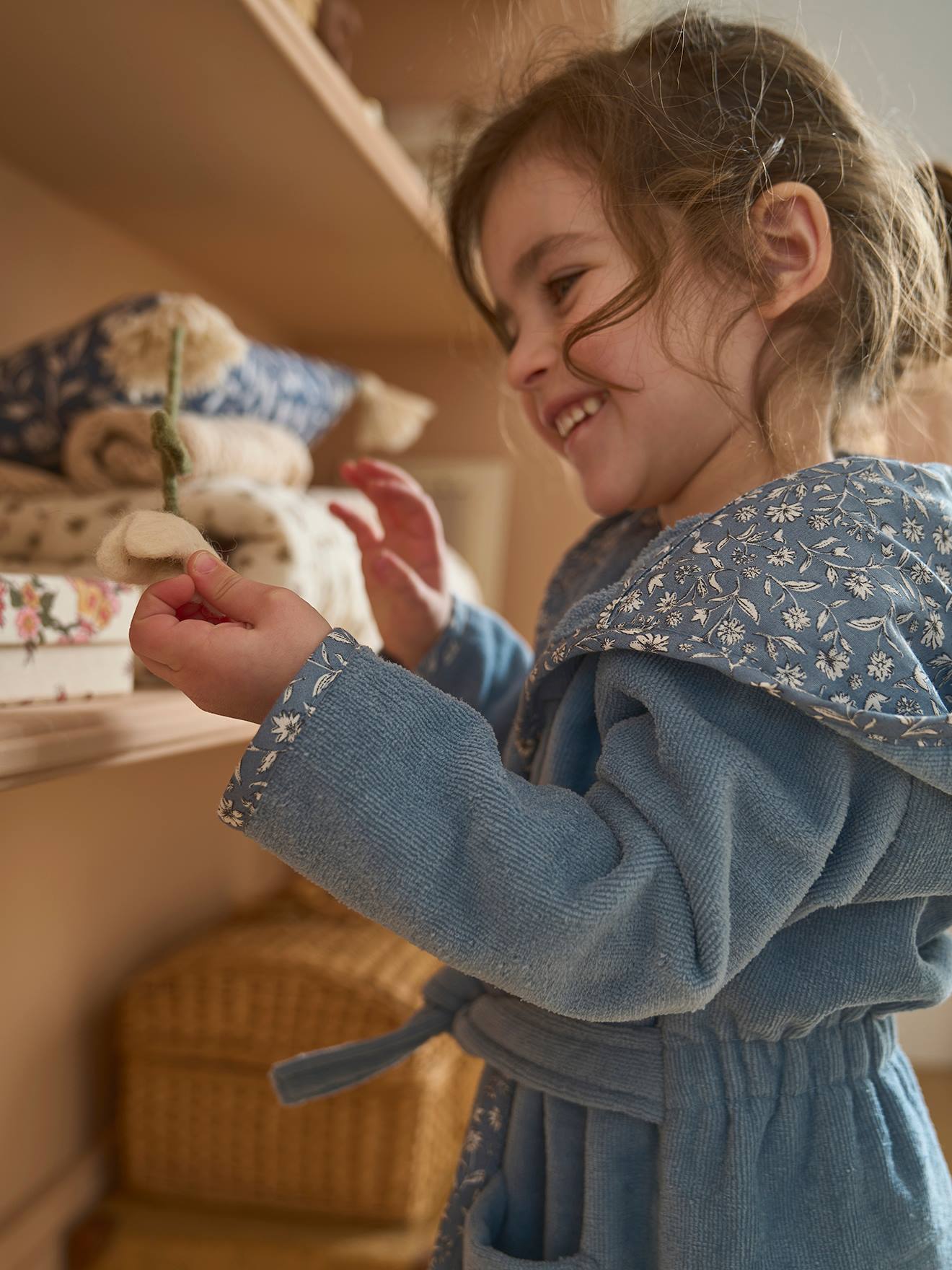 Peignoir bébé personnalisable INDIA, avec coton recyclé bleu imprimé