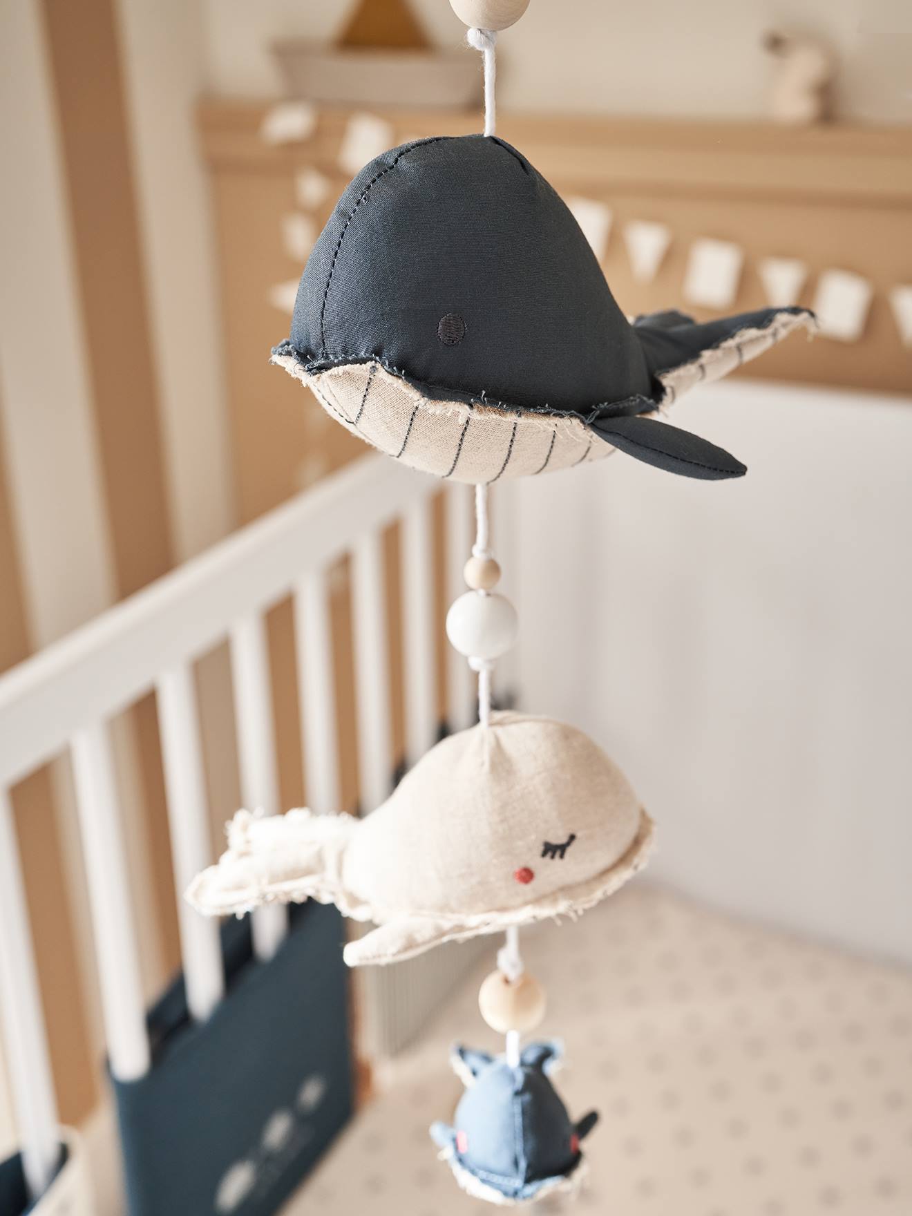 Mobile musical baleines NAVY SEA beige chiné (Vertbaudet) - Image 1