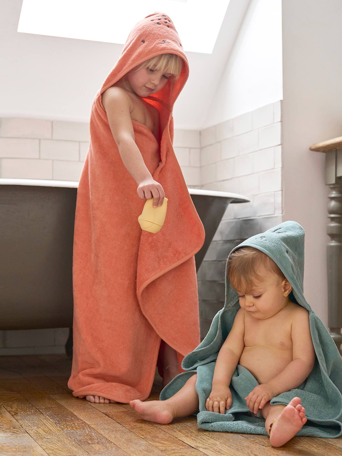 Cape de bain + gant de toilette BIO* blanc