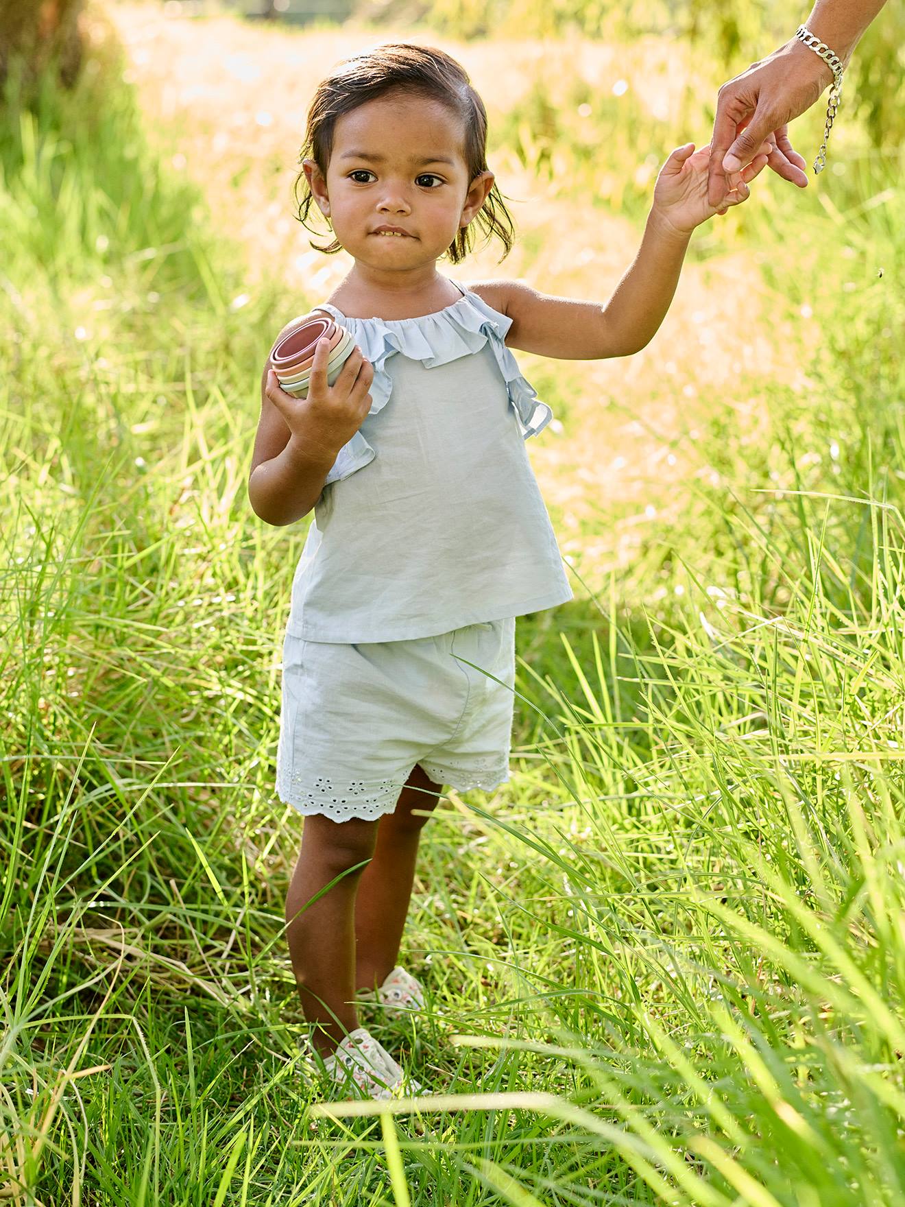Ensemble bébé : blouse à bretelles + short brodé bleu glacier