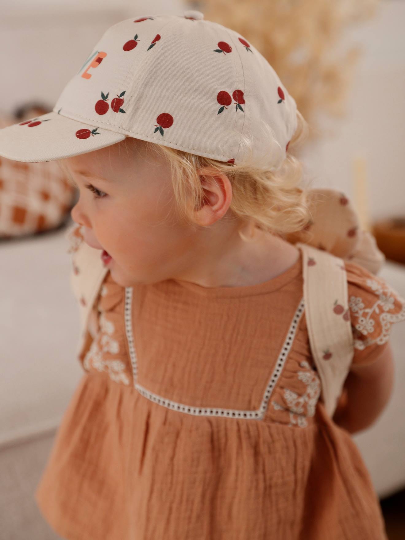 Casquette pommes bébé fille écru (Vertbaudet) - Image 1